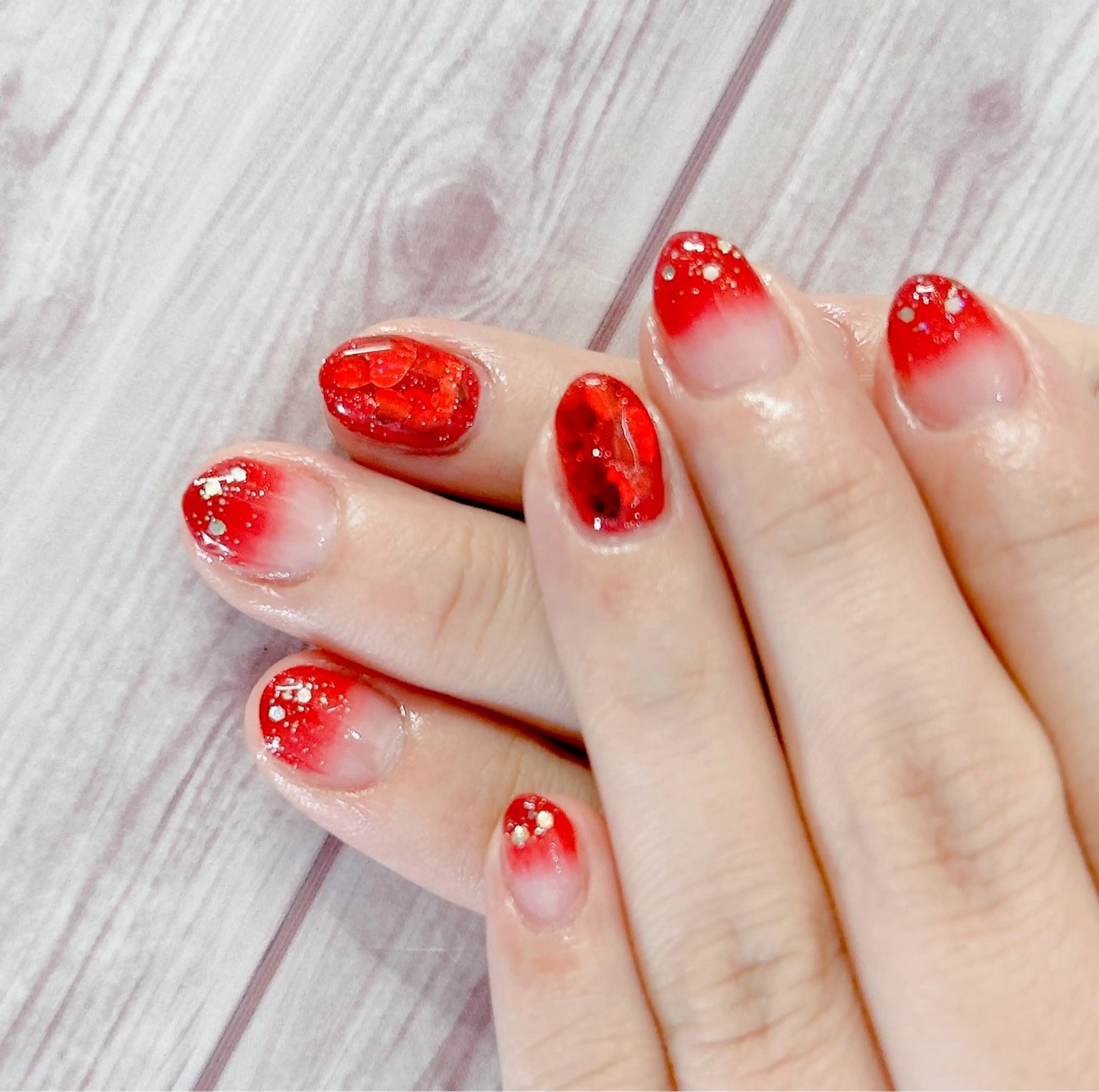 ネイル グラデーション ハート MYu Beauty Salon YURIのネイルデザイン