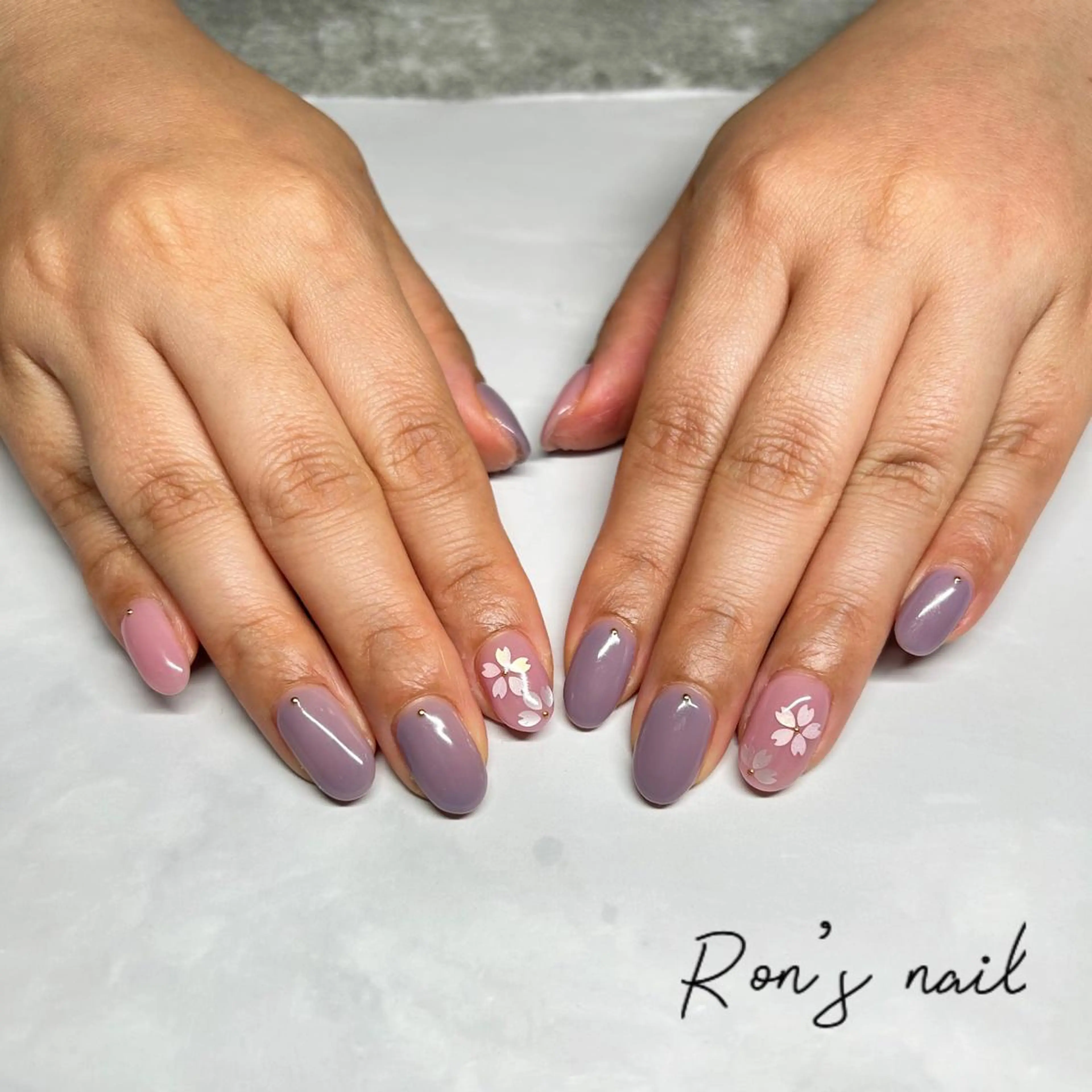 ネイル ゴールド Ron's nail 笹岡のネイルデザイン