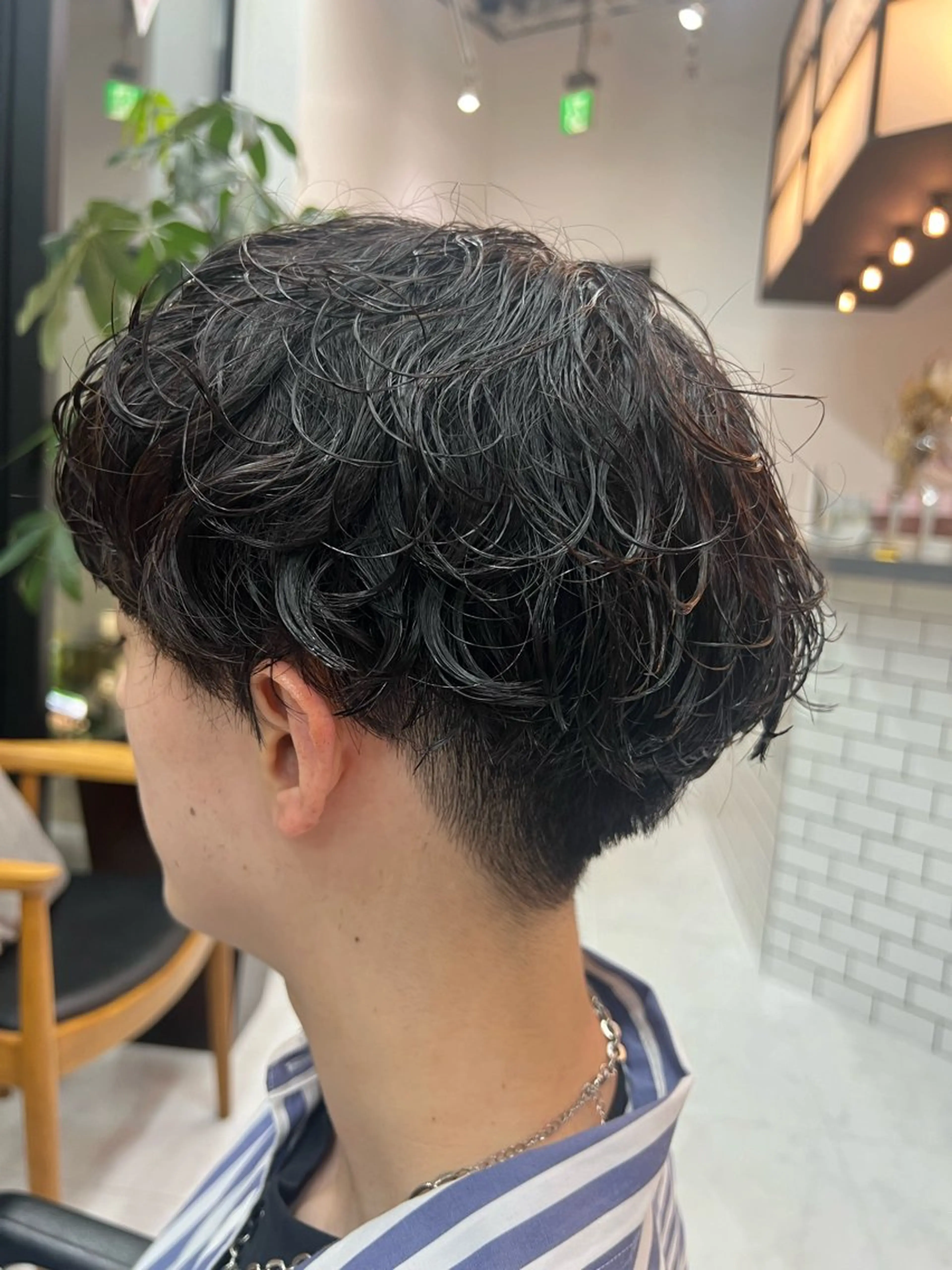 パーマ メンズ ダブルカラー寒色系 ボリューム改善ハヤトのヘアスタイル