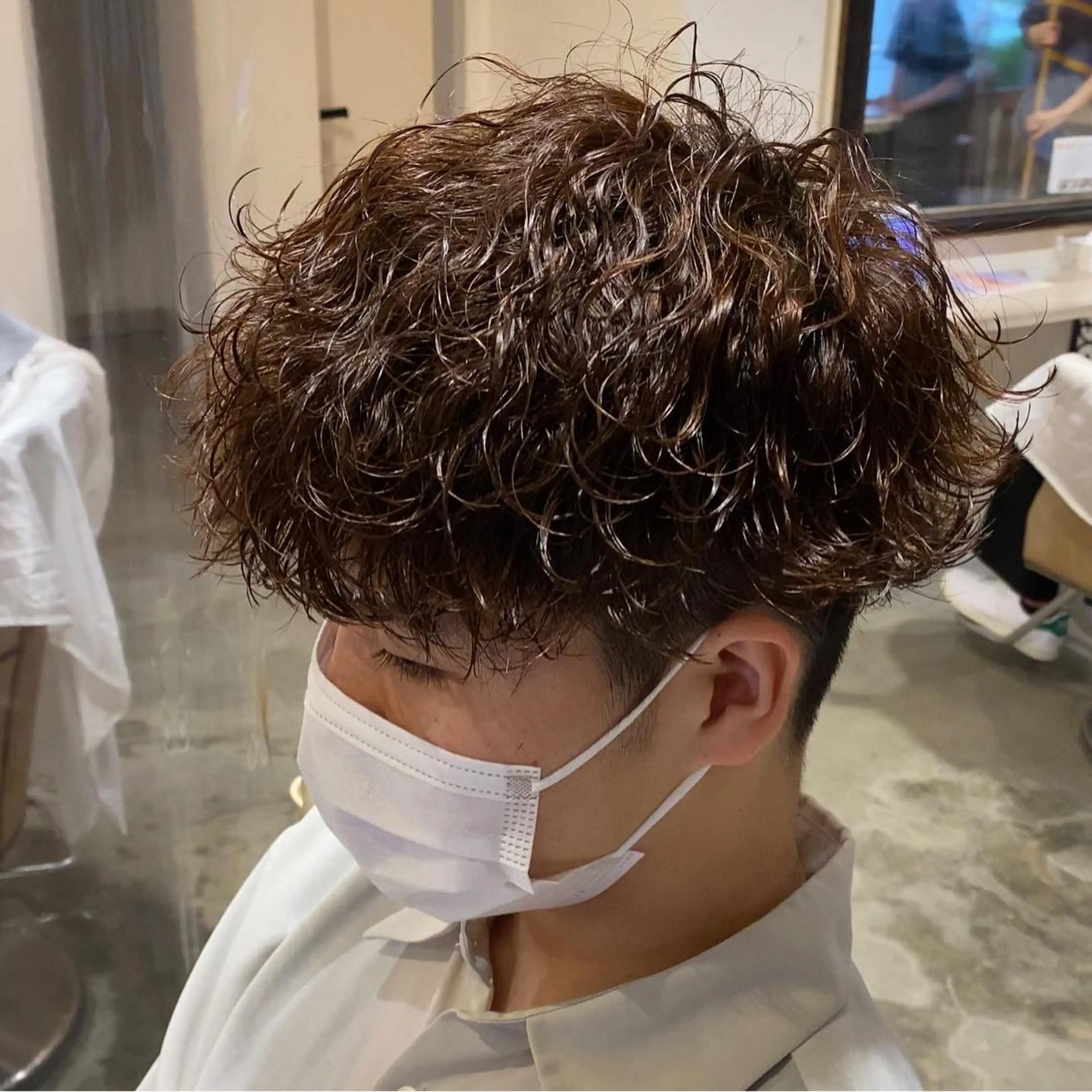 ショート パーマ メンズ メンズパーマ 波巻きパーマ スパイラルパーマ カット パーマ トリートメント メンズパーマ 西條真治のヘアスタイル