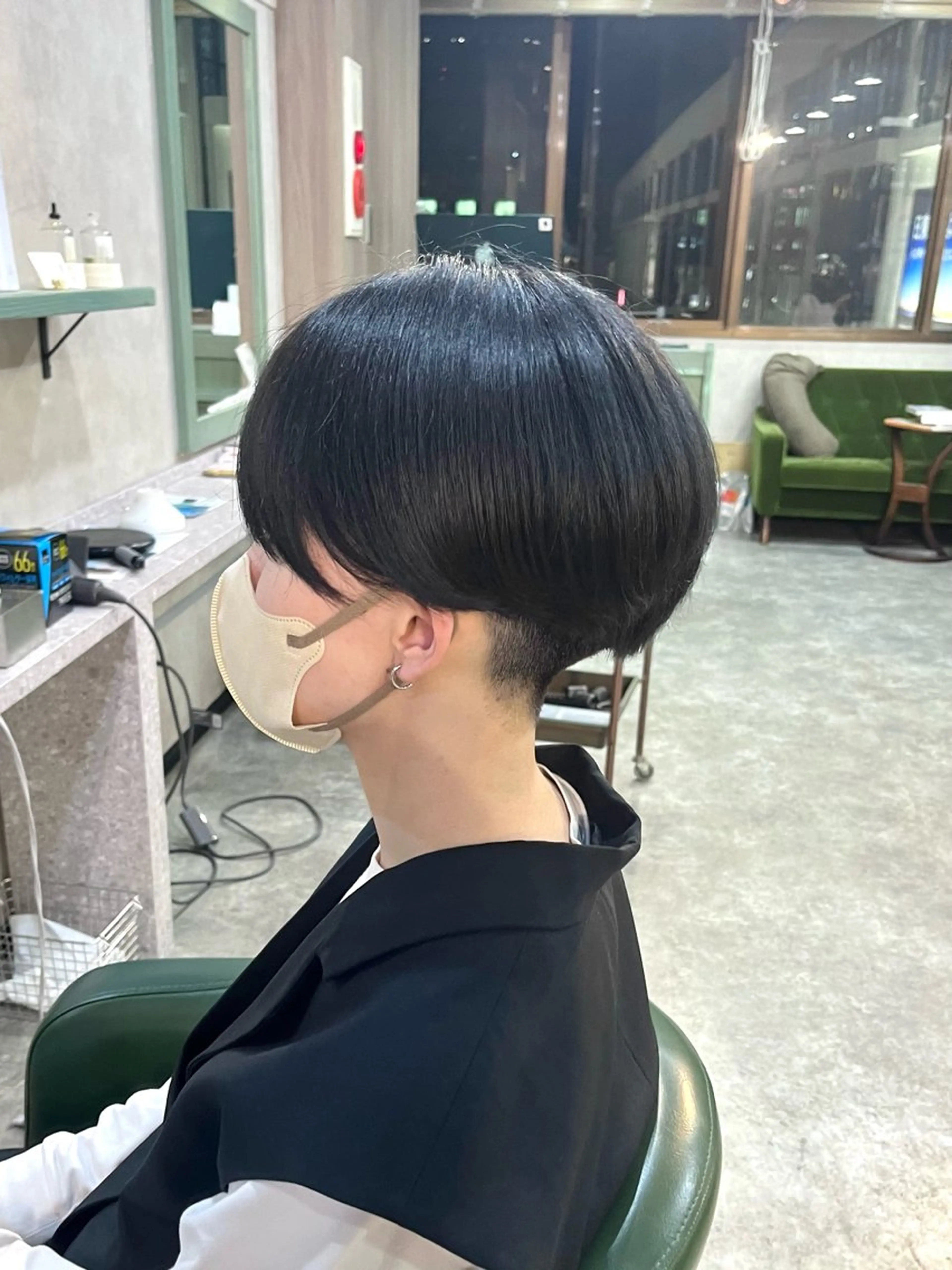 ショート カラー ブリーチ ayane ito / HAWNDのヘアスタイル