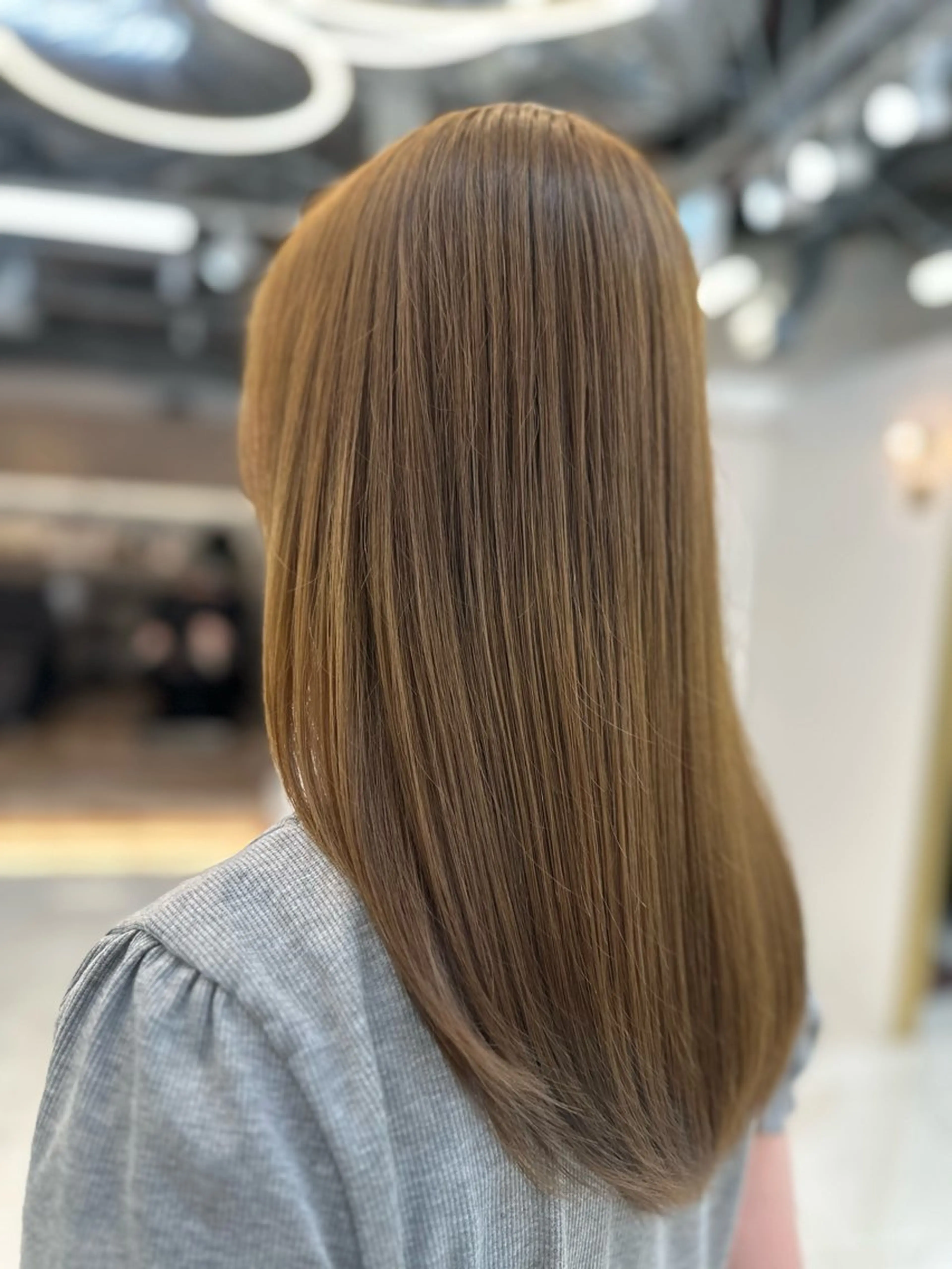 カラー ブリーチ ブリーチなしカラー ヘアカラー トリートメント ヘアセット 韓国風レイヤーカラー ライムのヘアスタイル