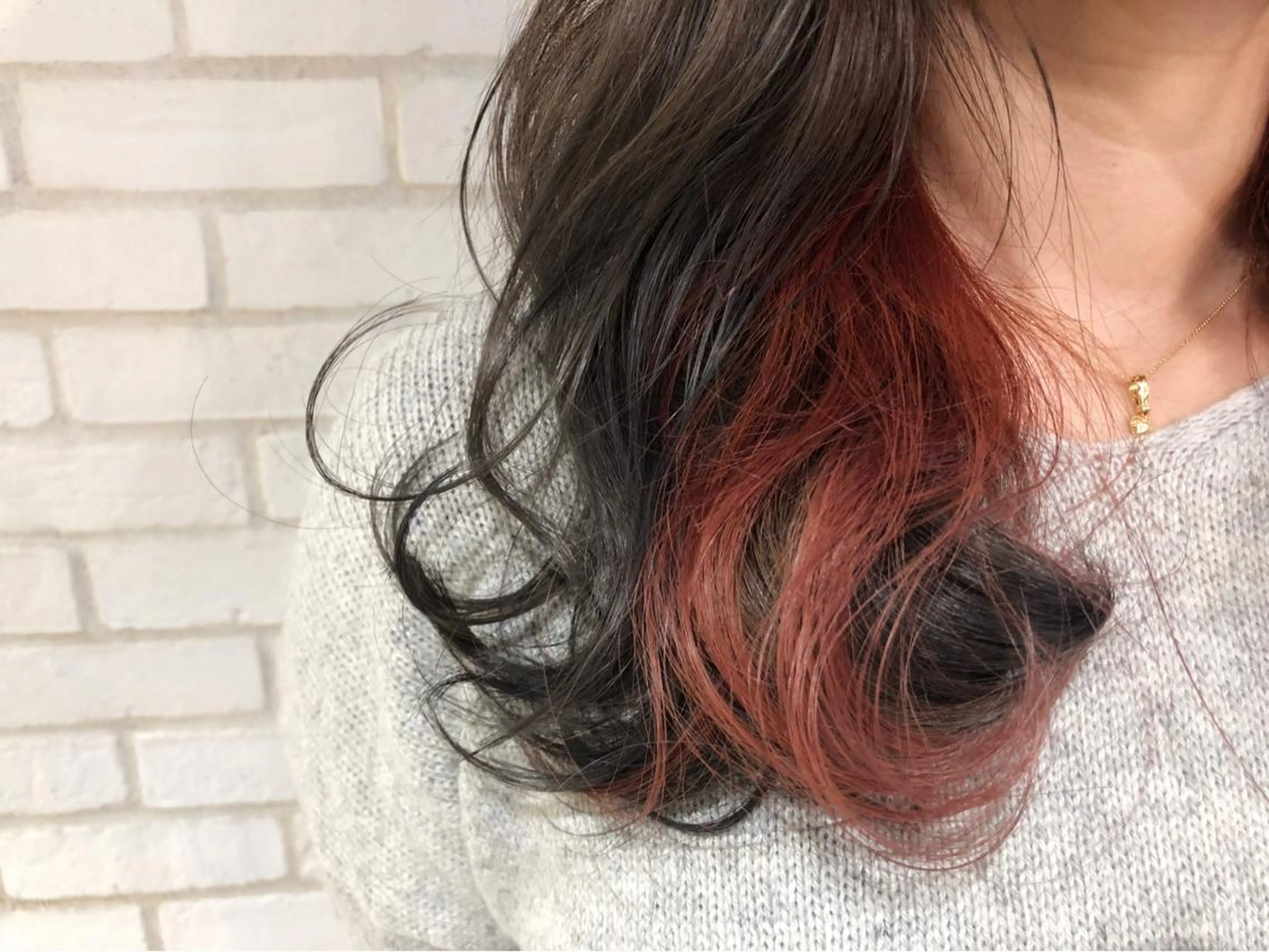 ロング カラー 小島 侑衣のヘアスタイル