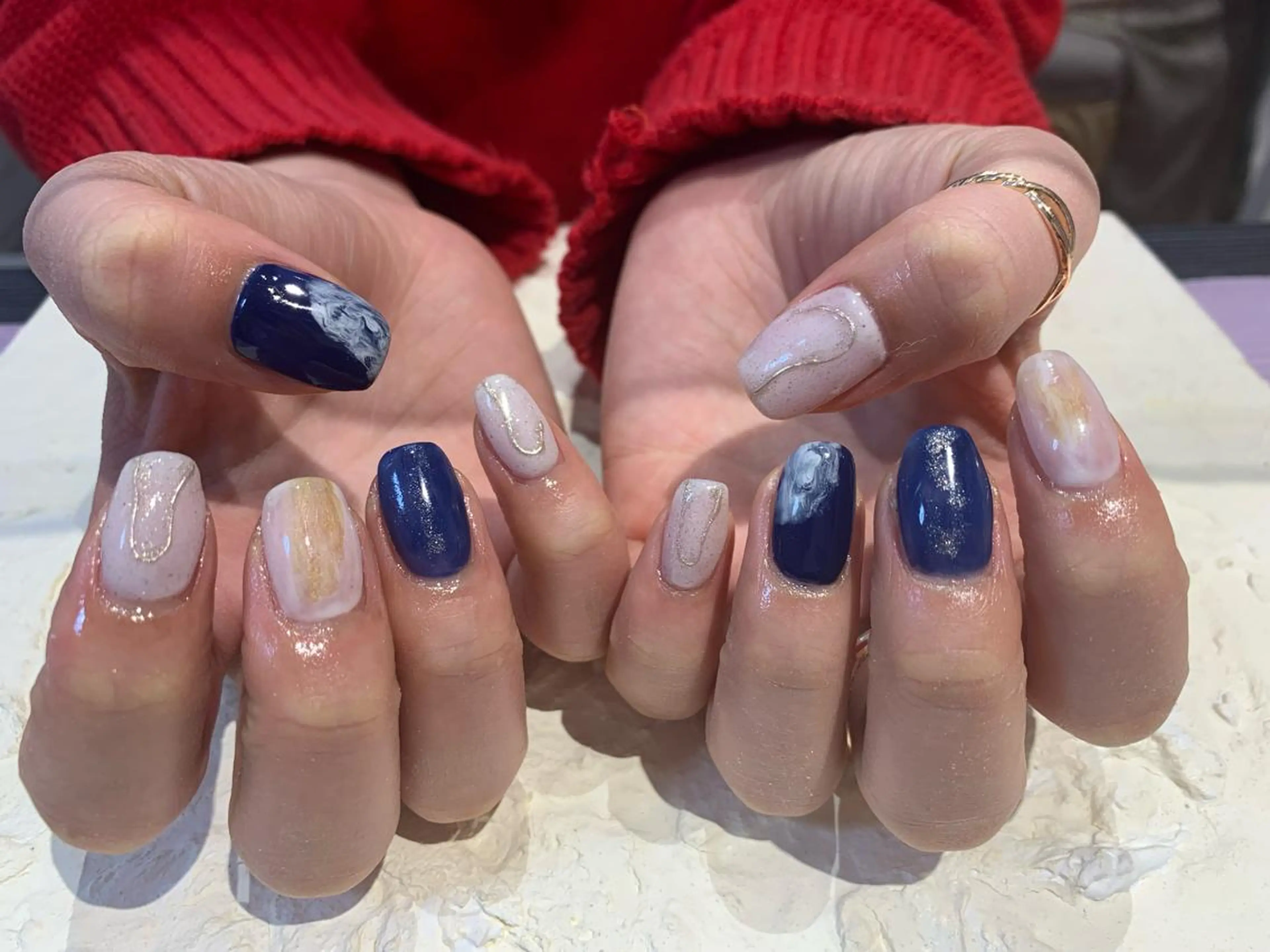 ネイル ニュアンスネイル ホワイト マキノ ユイのネイルデザイン