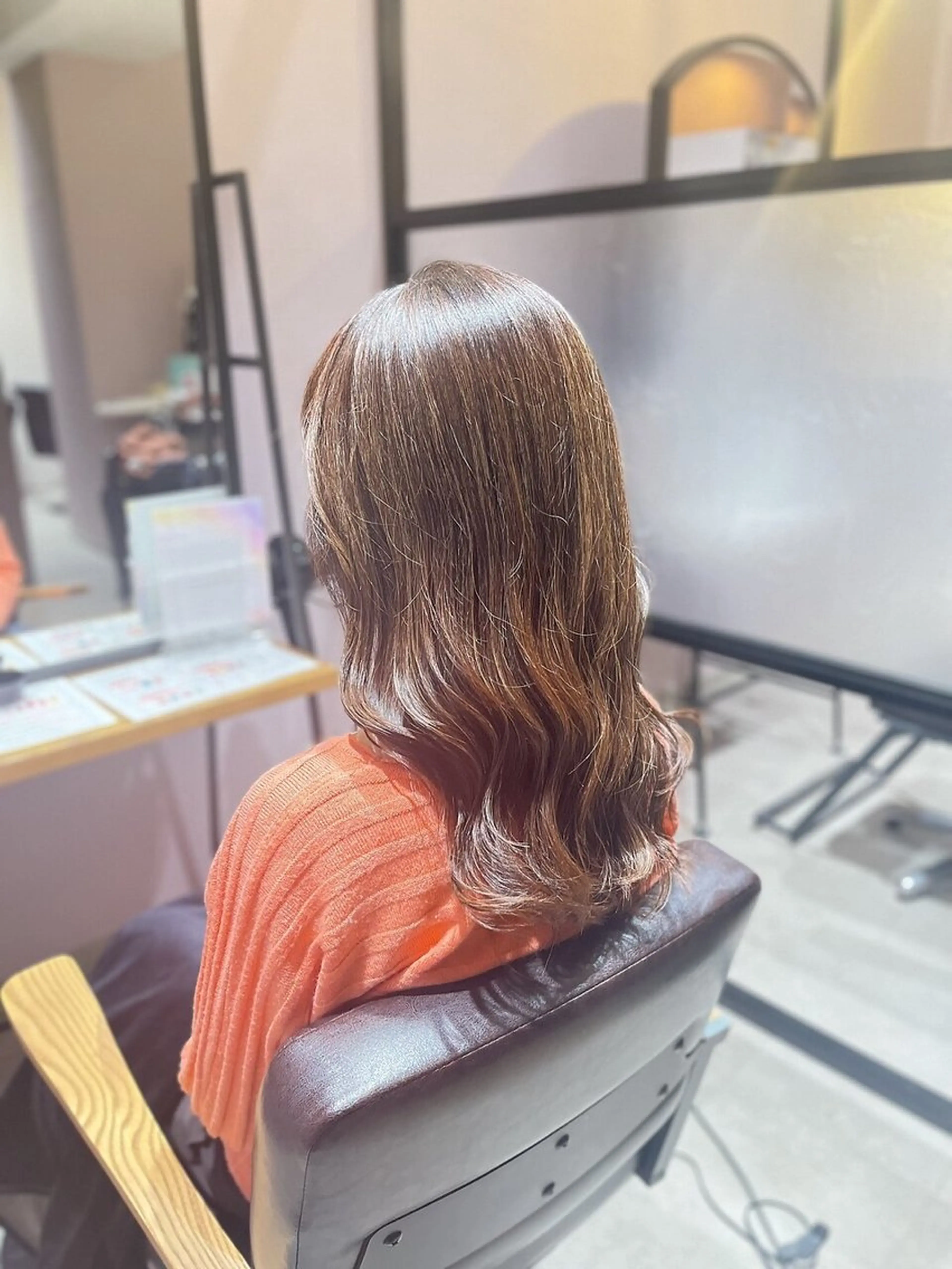 カラー 西原 愛紗のヘアスタイル