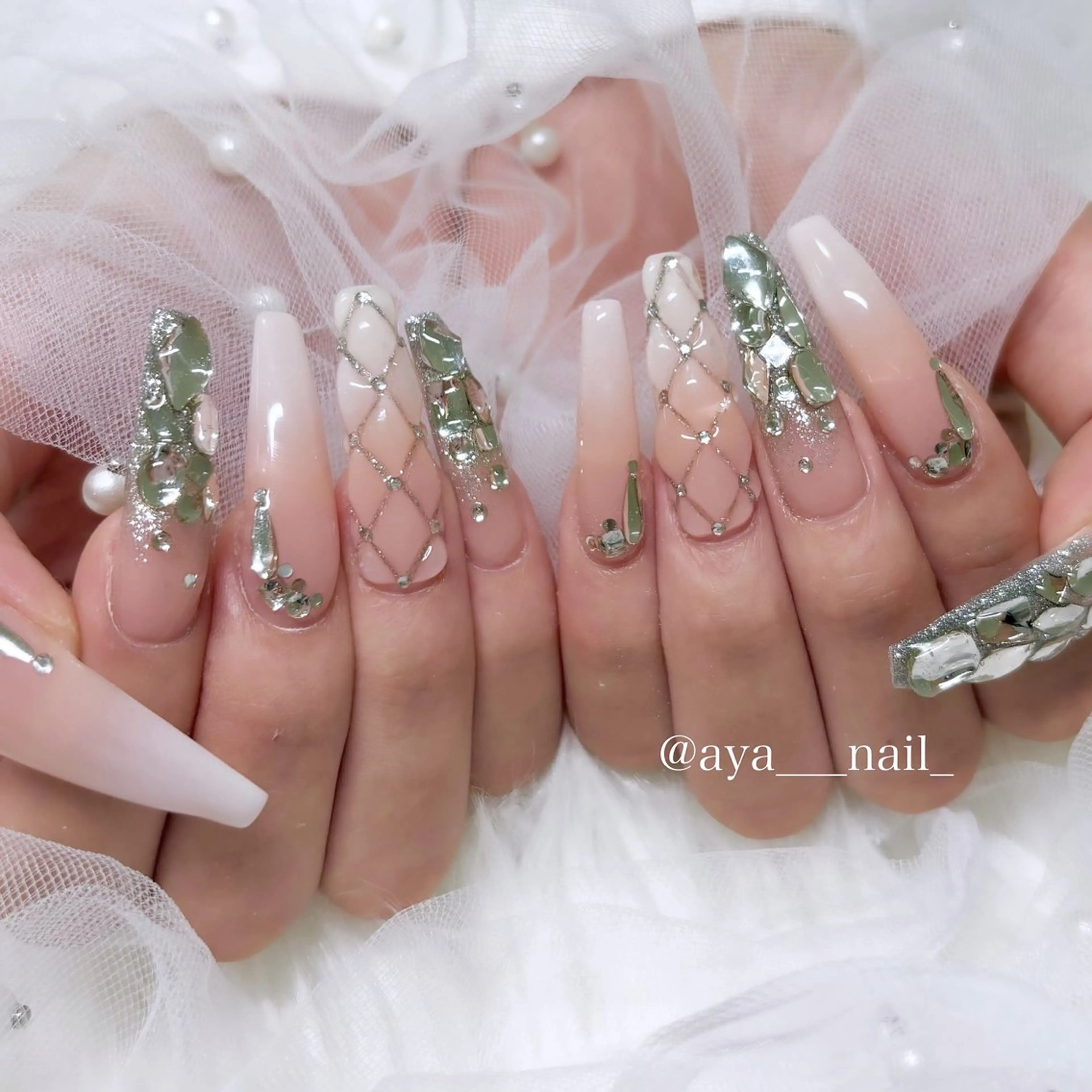 ネイル Roi〈ロワ〉 ayanaのネイルデザイン