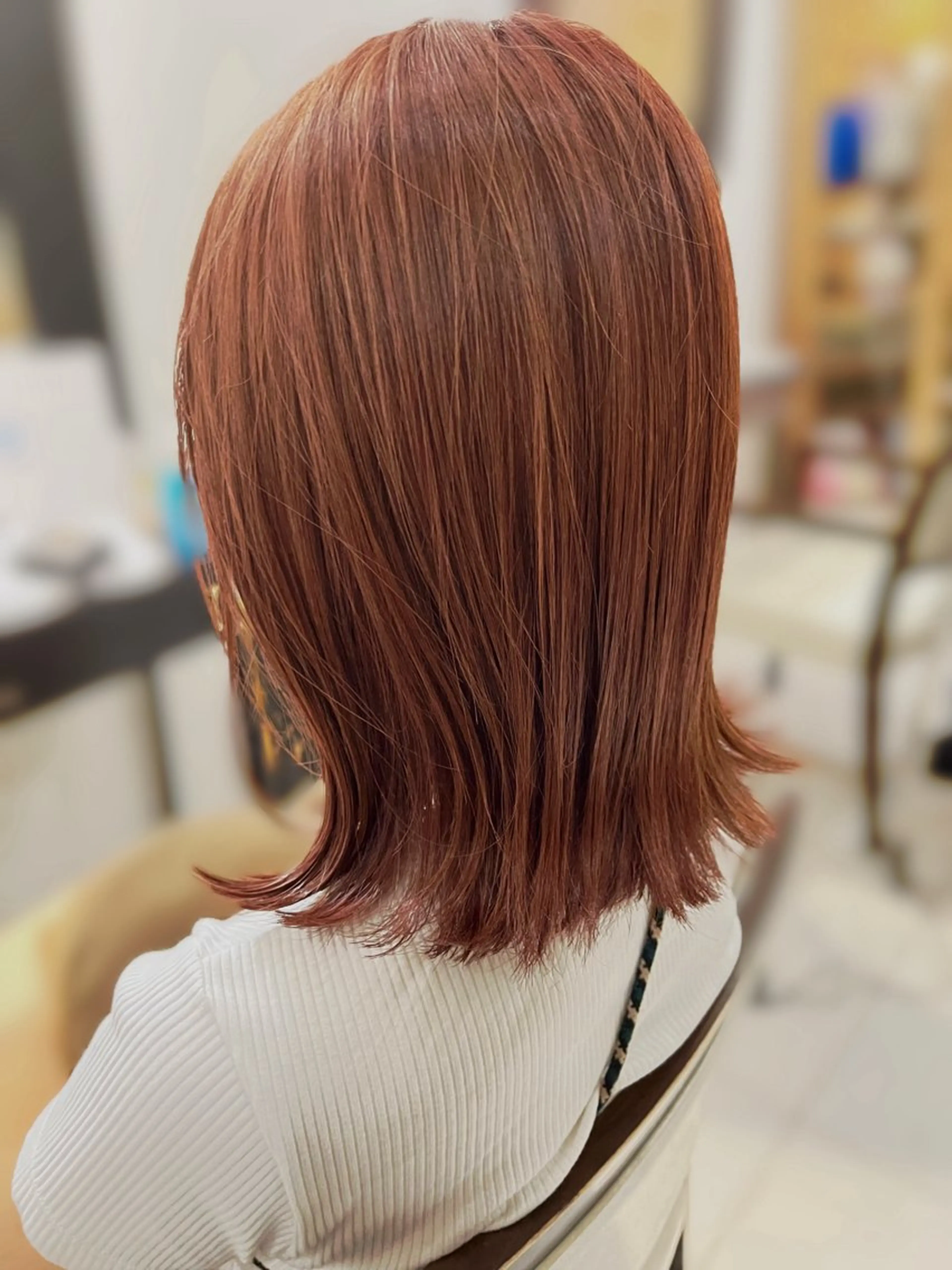 ミディアム 【顔まわりレイヤー透 明感カラー今崎太河】のヘアスタイル