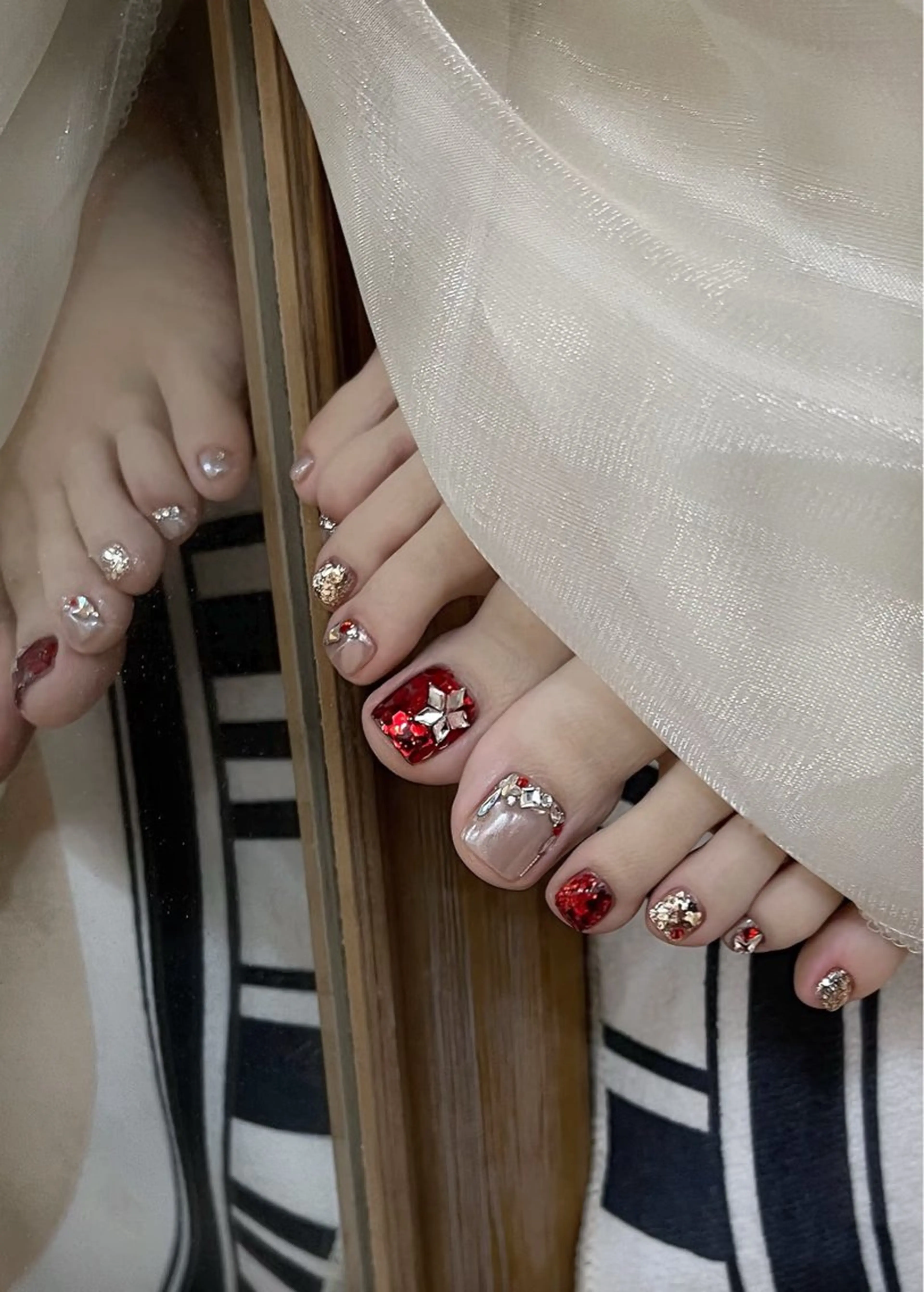 ネイル フラワーネイル フレンチネイル ジェルネイル ガラスフレンチ ハート フットネイル BabyYouMi nailのネイルデザイン