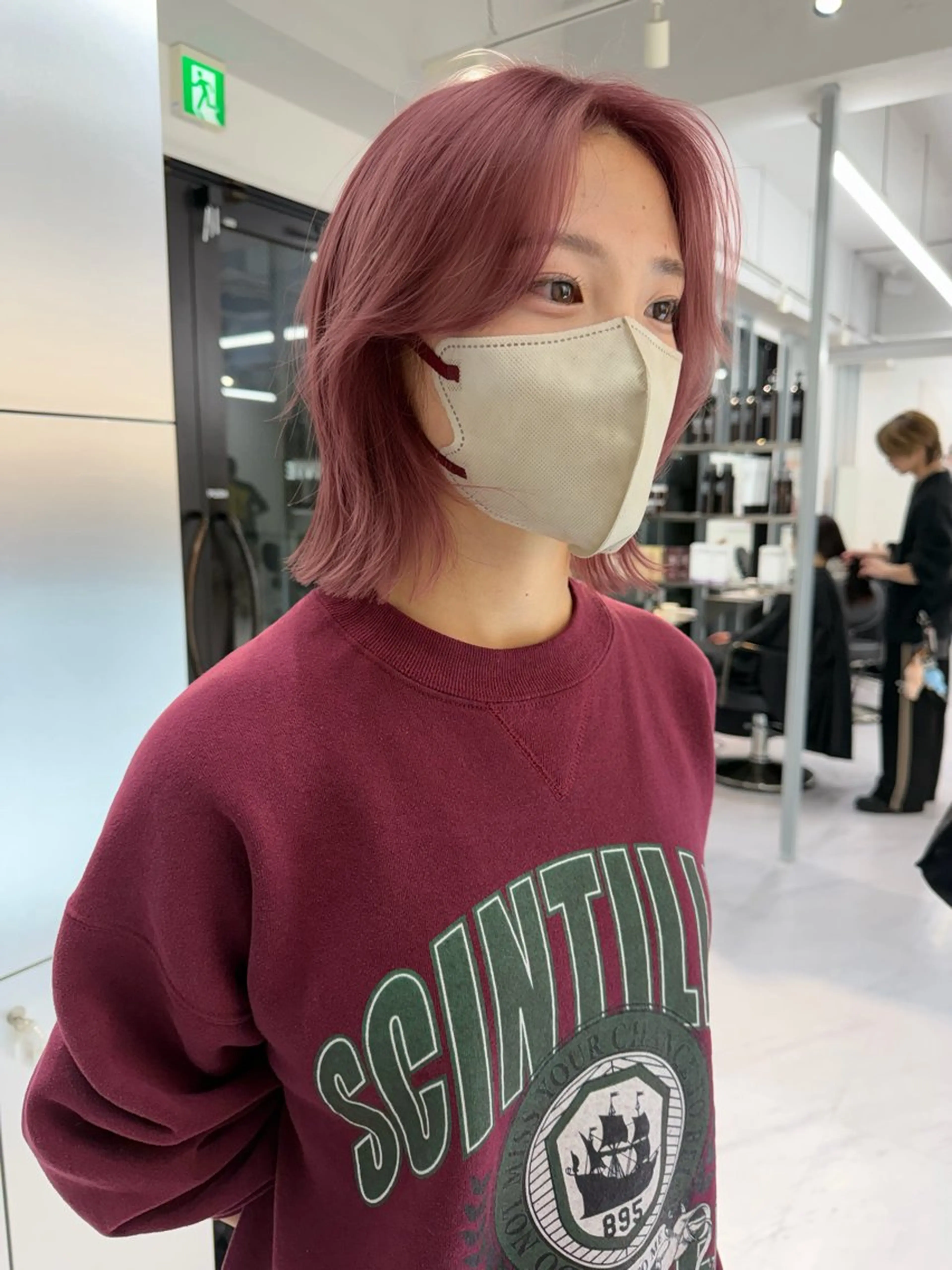 ミディアム カラー ベージュカラー ブリーチ ケアブリーチ デザインカラー ダブルカラー ヘアカラー トリートメント TATSUブリーチ/ ミルクティーベージュのヘアスタイル