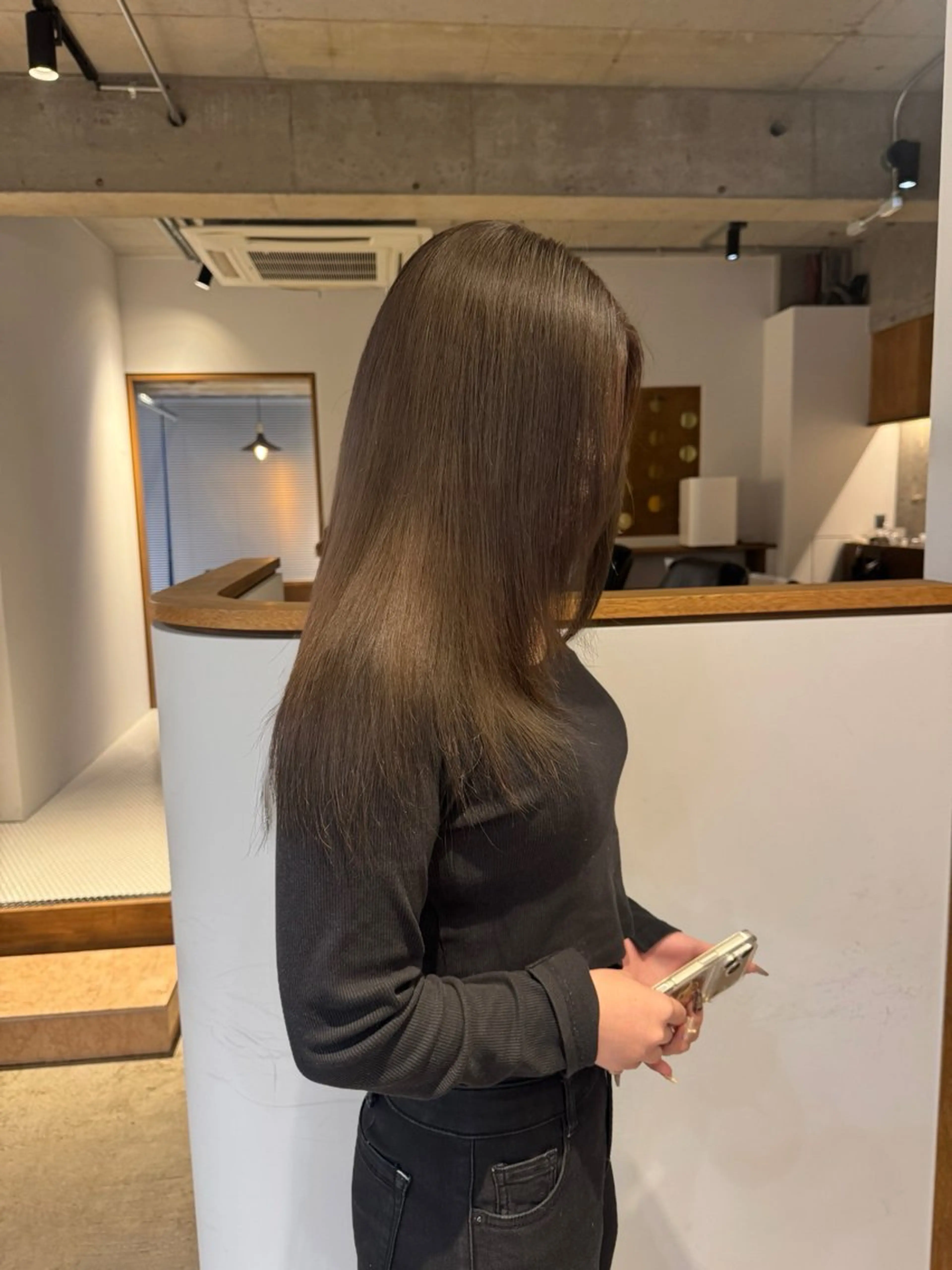 ロング 名駅/酸性ストレート /ワンカラー/アヤハのヘアスタイル