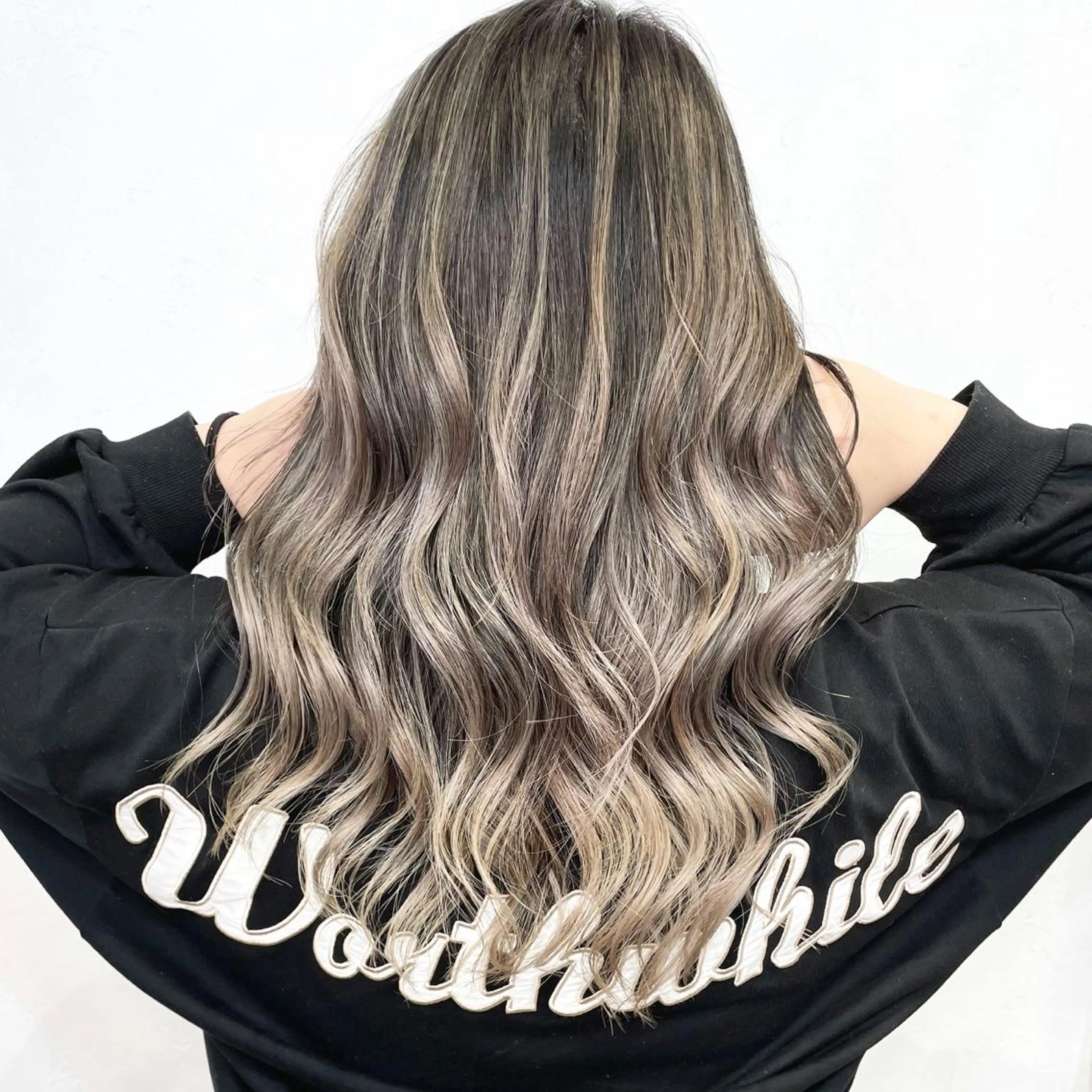 セミロング カラー SALOWIN  原宿ash所属・タナカ タクヤのヘアスタイル