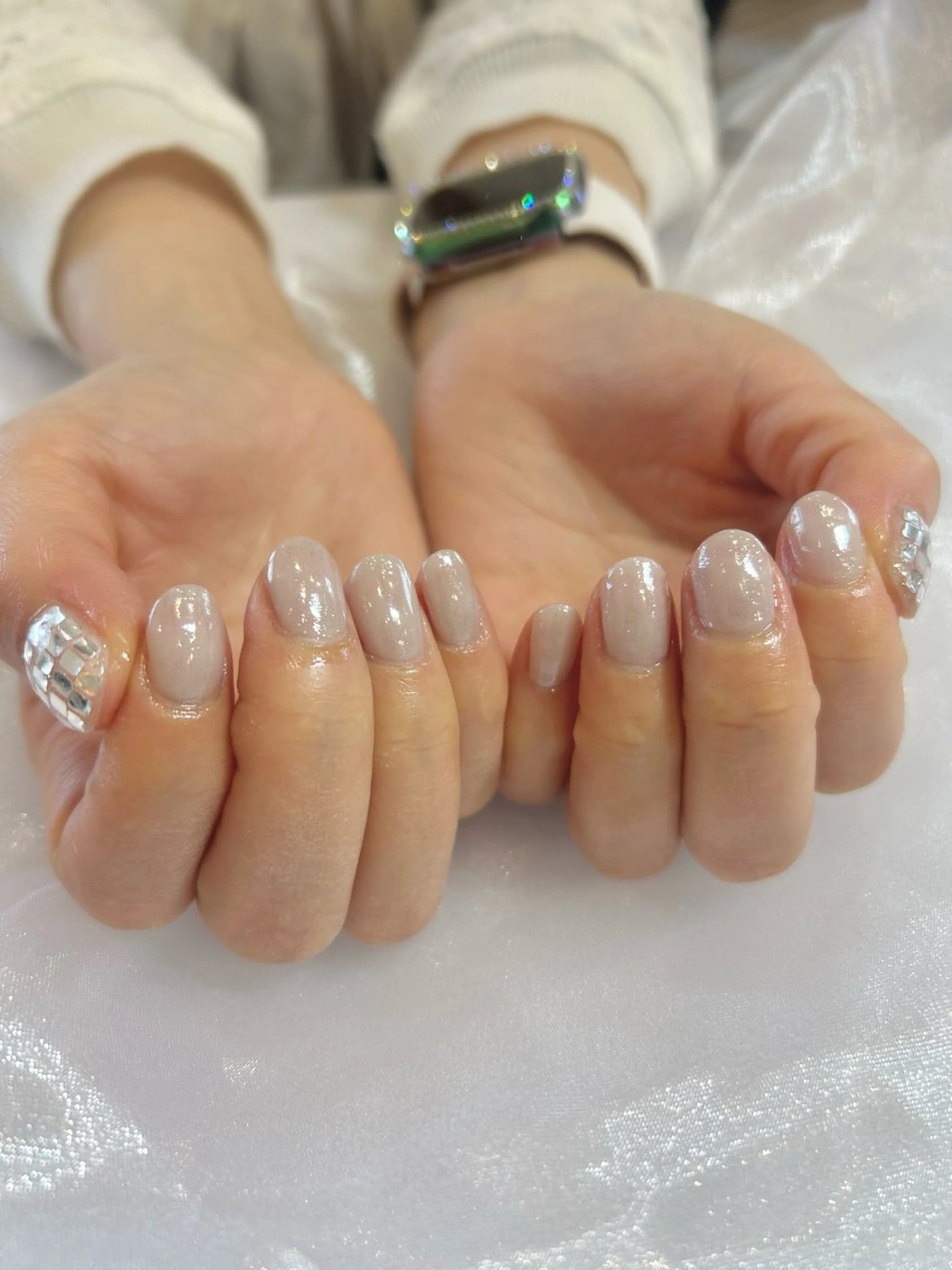 ネイル ミラーネイル 阿部 まきほのヘアスタイル