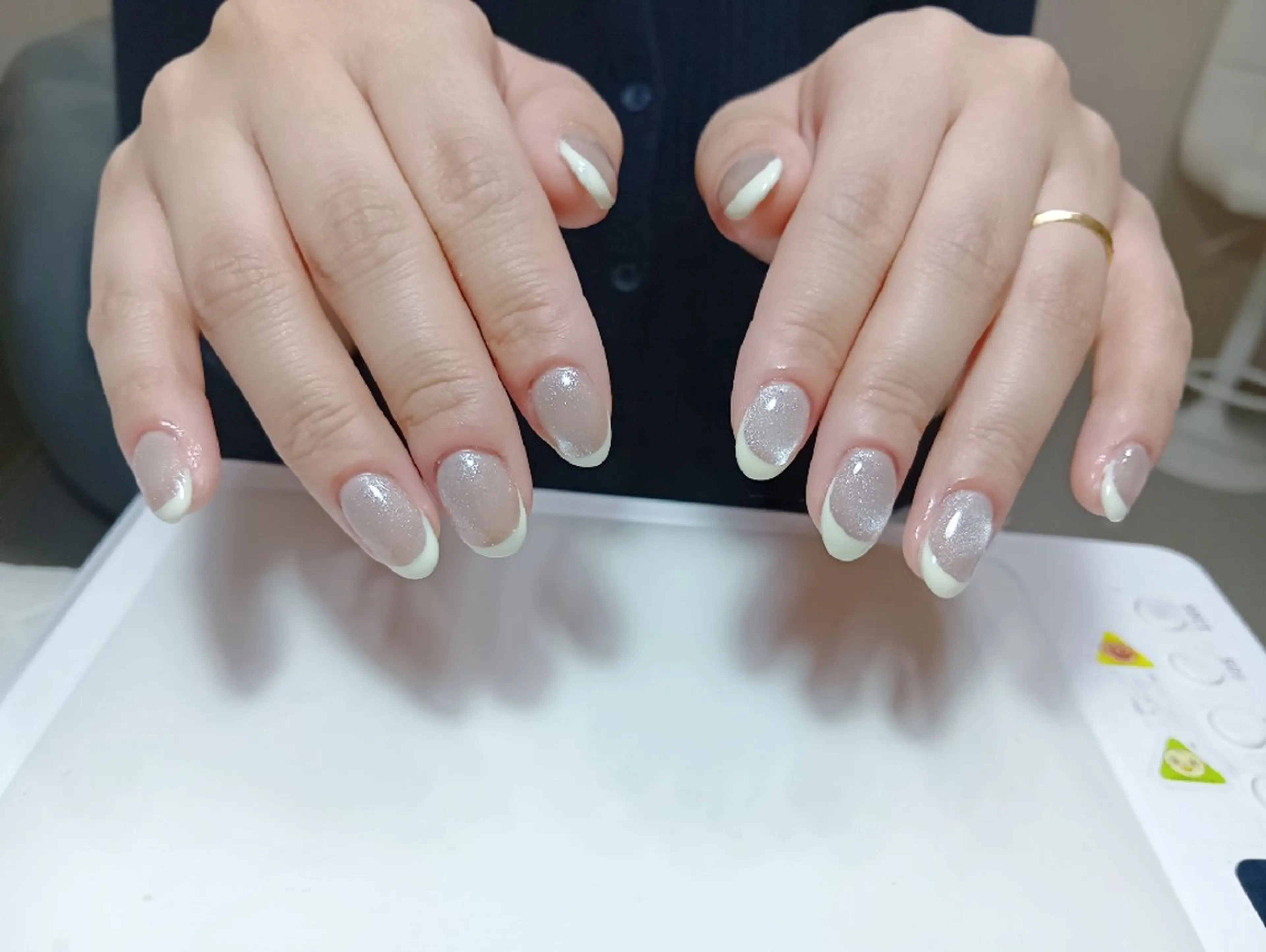 ネイル フレンチネイル マグネットネイル Hina ネイルサロンのネイルデザイン