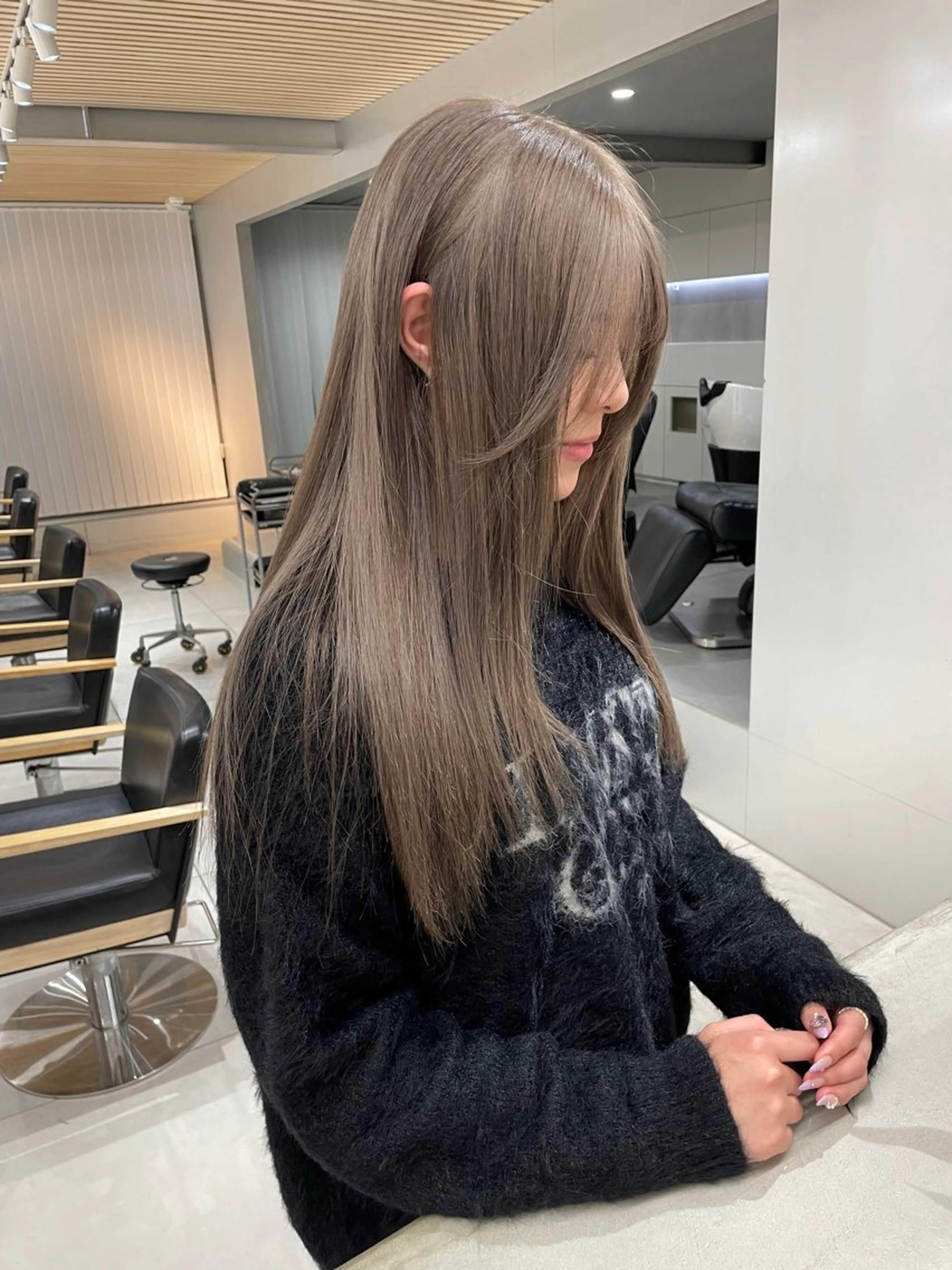 セミロング カラー ヘアカラー トリートメント ヘッドスパ ヘアセット 透明感/グレージュ/ ミルクティー/ユウトのヘアスタイル