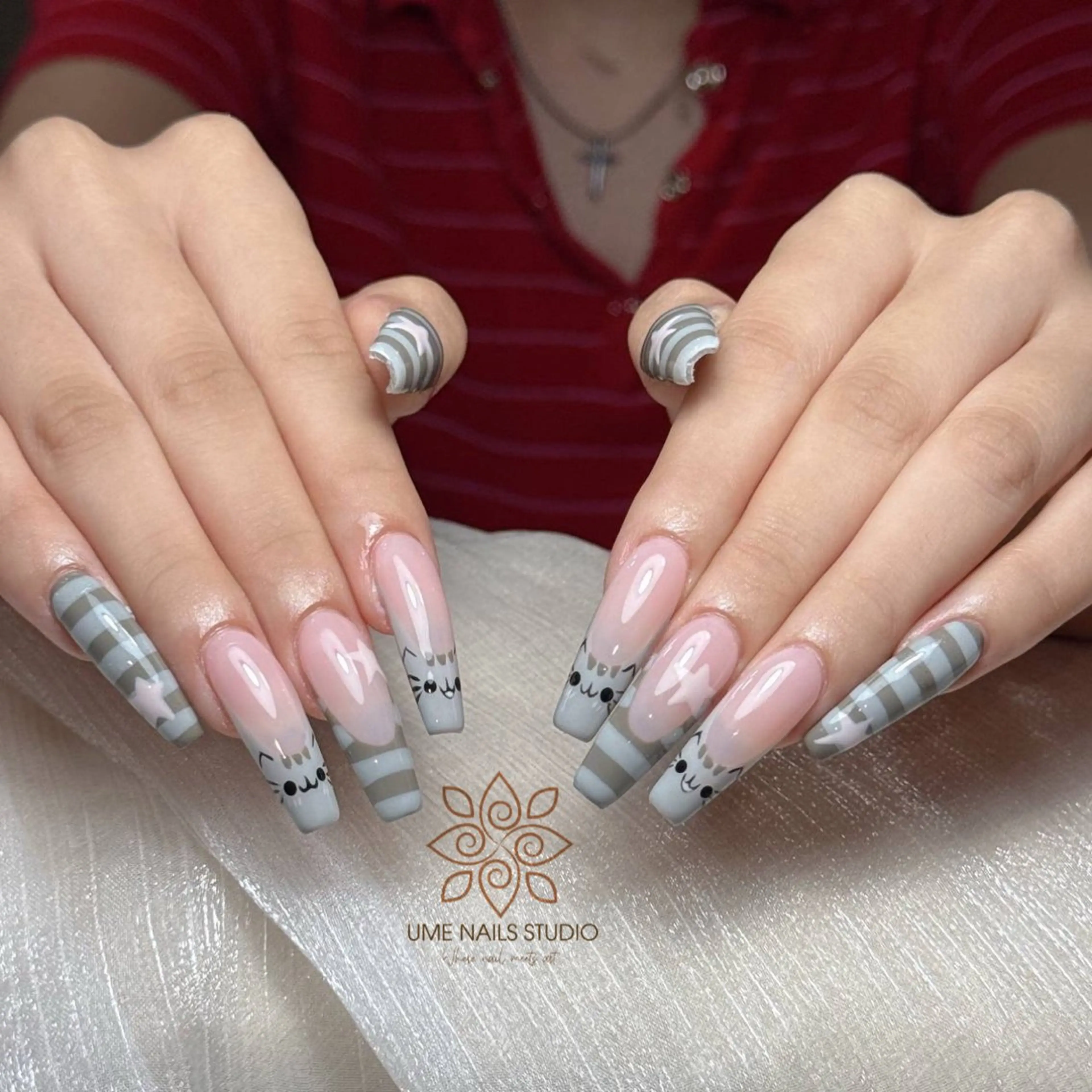 ネイル チークネイル クリアネイル ガーリー キラキラネイル 韓国ネイル Ume Nail Studioのネイルデザイン