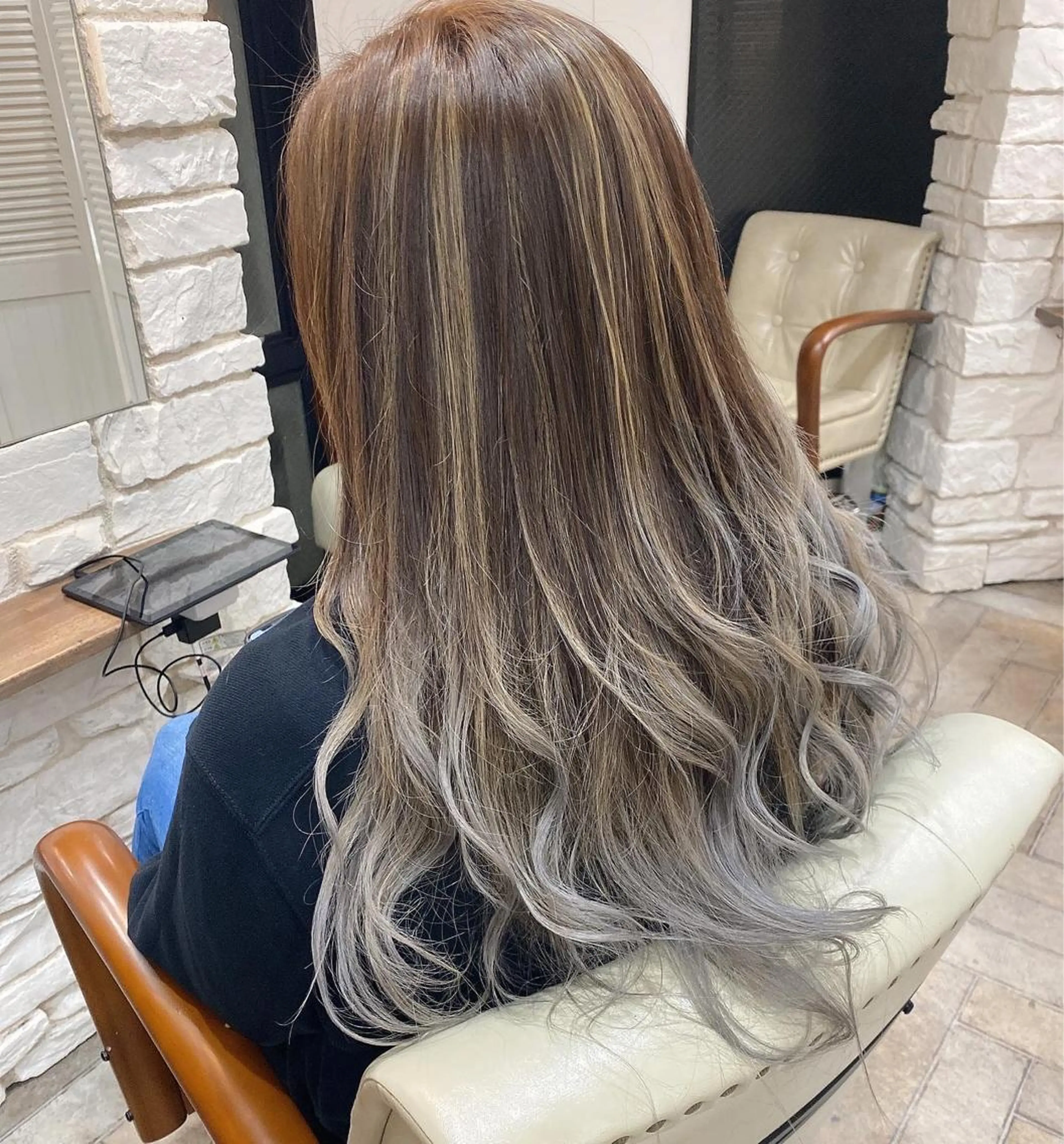 ロング レイヤーカット ヘアーメイクlucia所属・KEN ZOのヘアスタイル