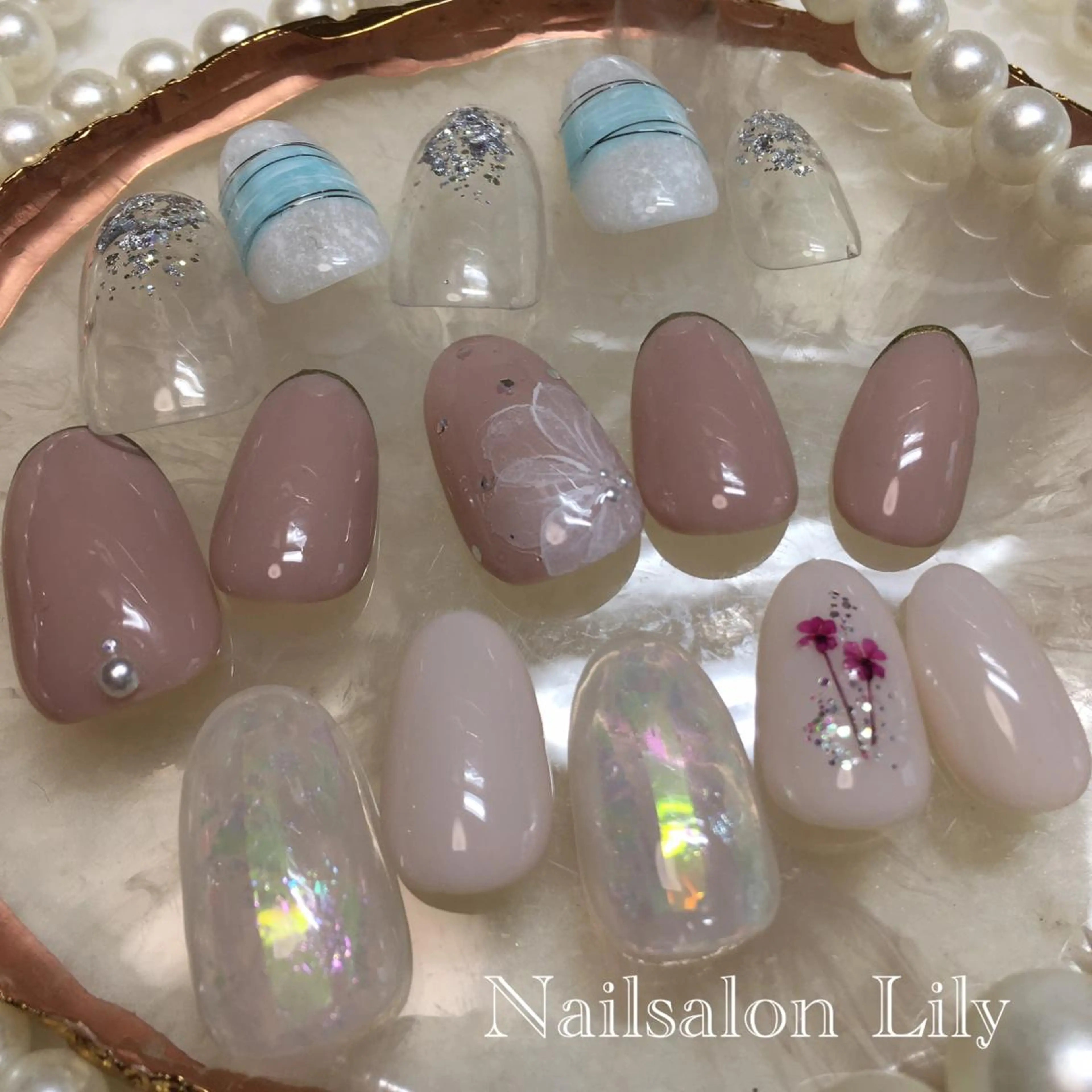 ネイル シンプルネイル Lily*nail 🌻Mii🌻のネイルデザイン