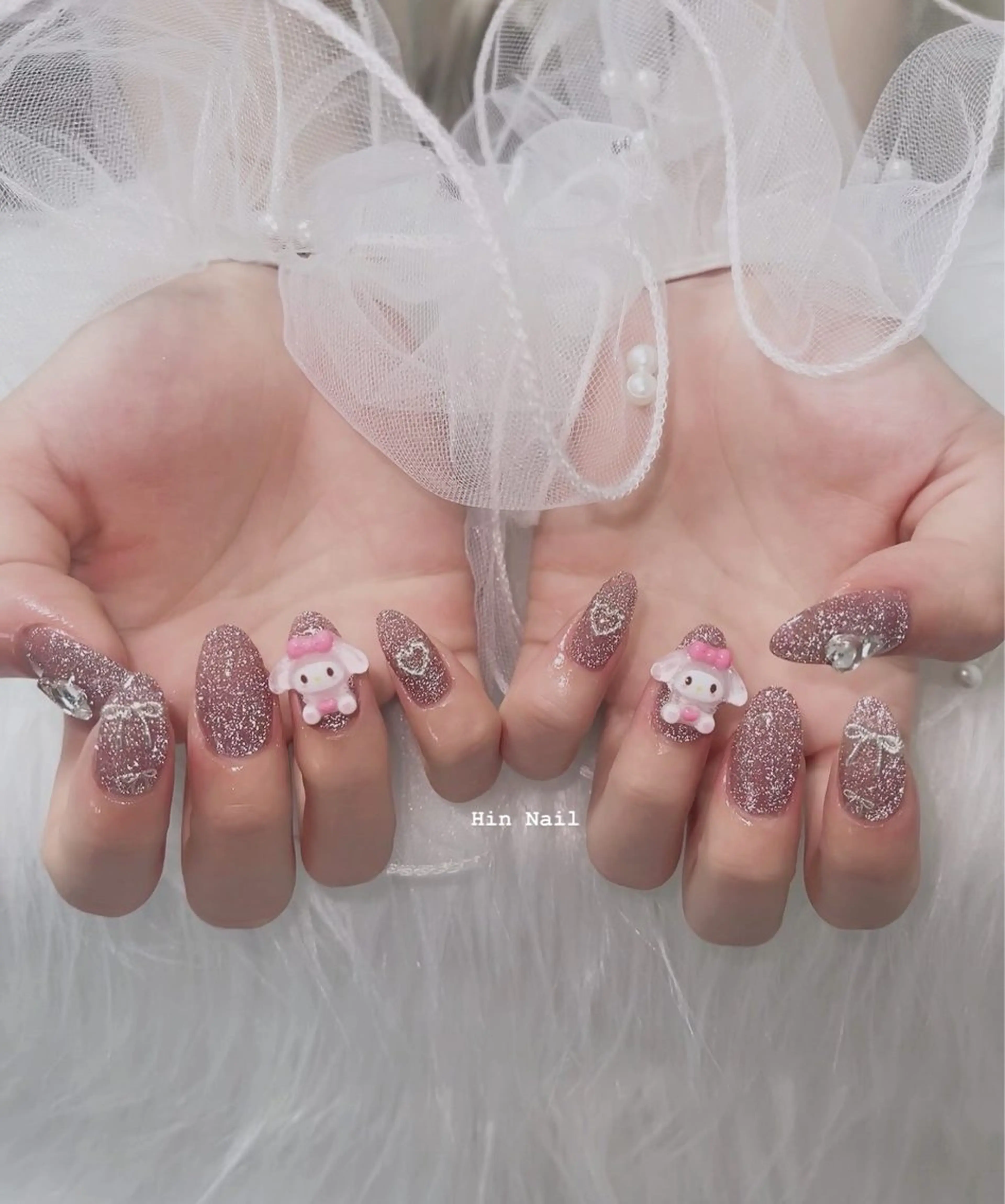 ネイル ハンドネイル Hin Nailsのネイルデザイン