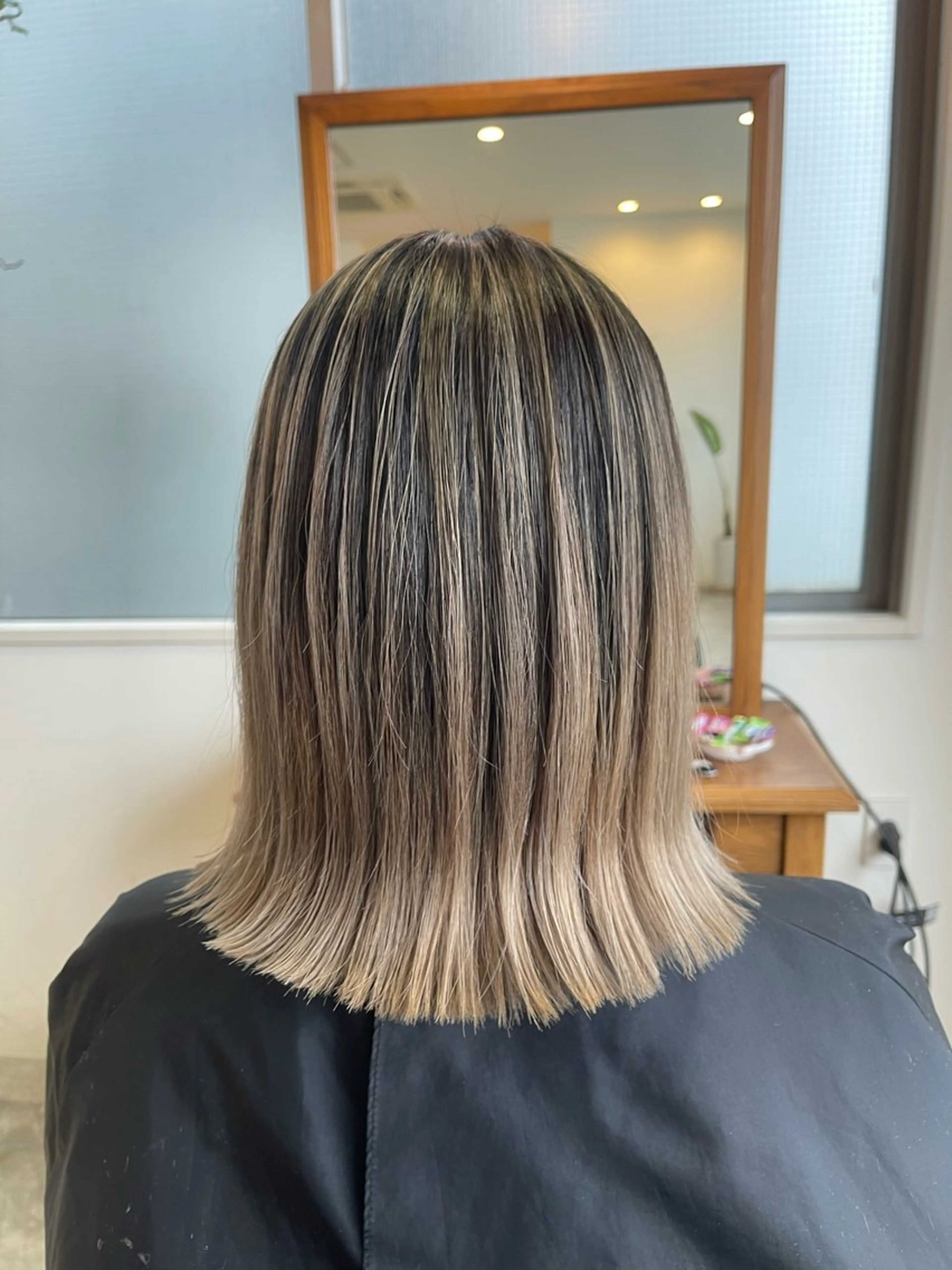 ミディアム カラー カット ヘアカラー トリートメント 海外レイヤー/ レイヤーカット/和田のヘアスタイル