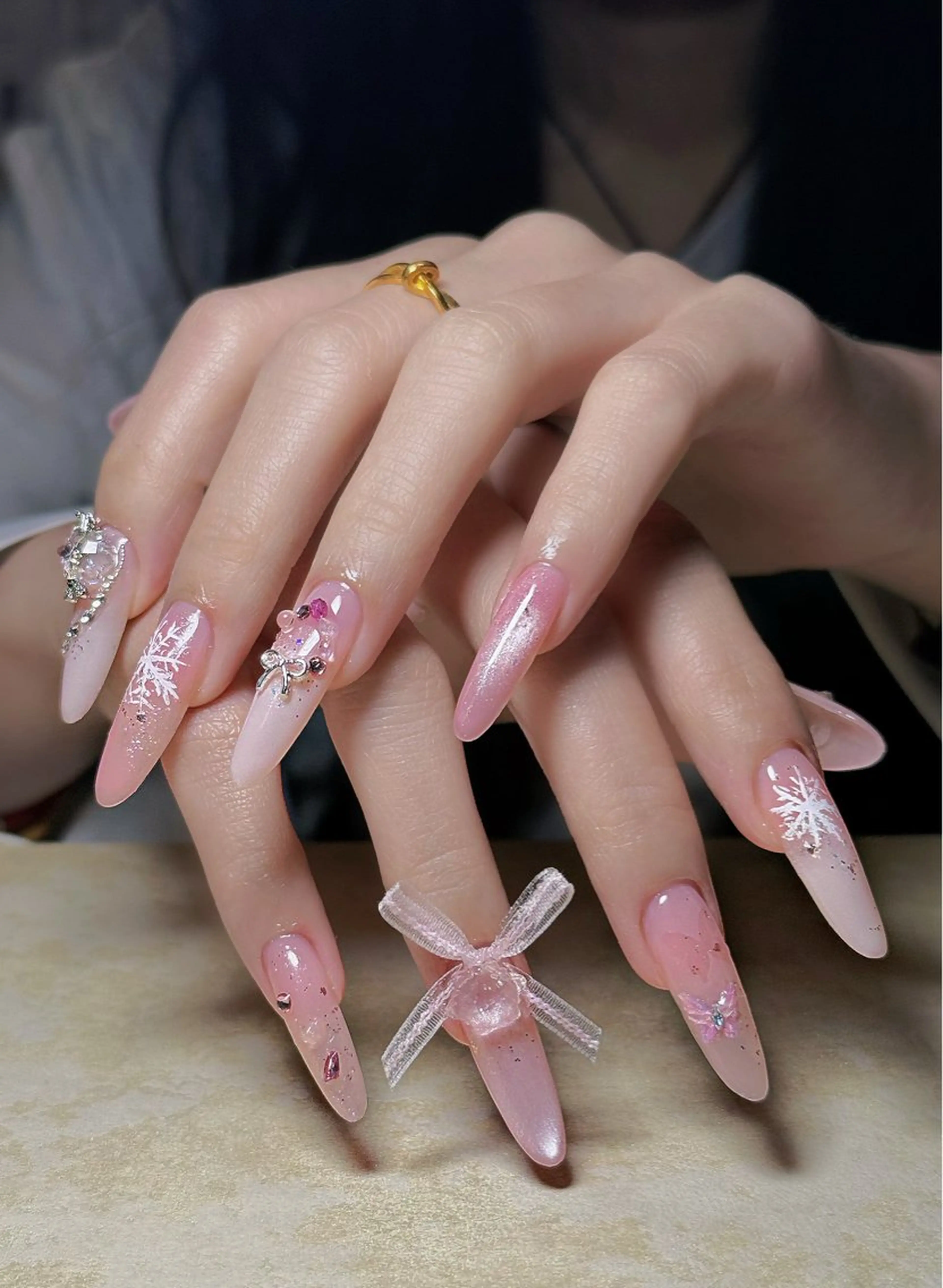 ネイル ハンドネイル LI XINLUのネイルデザイン