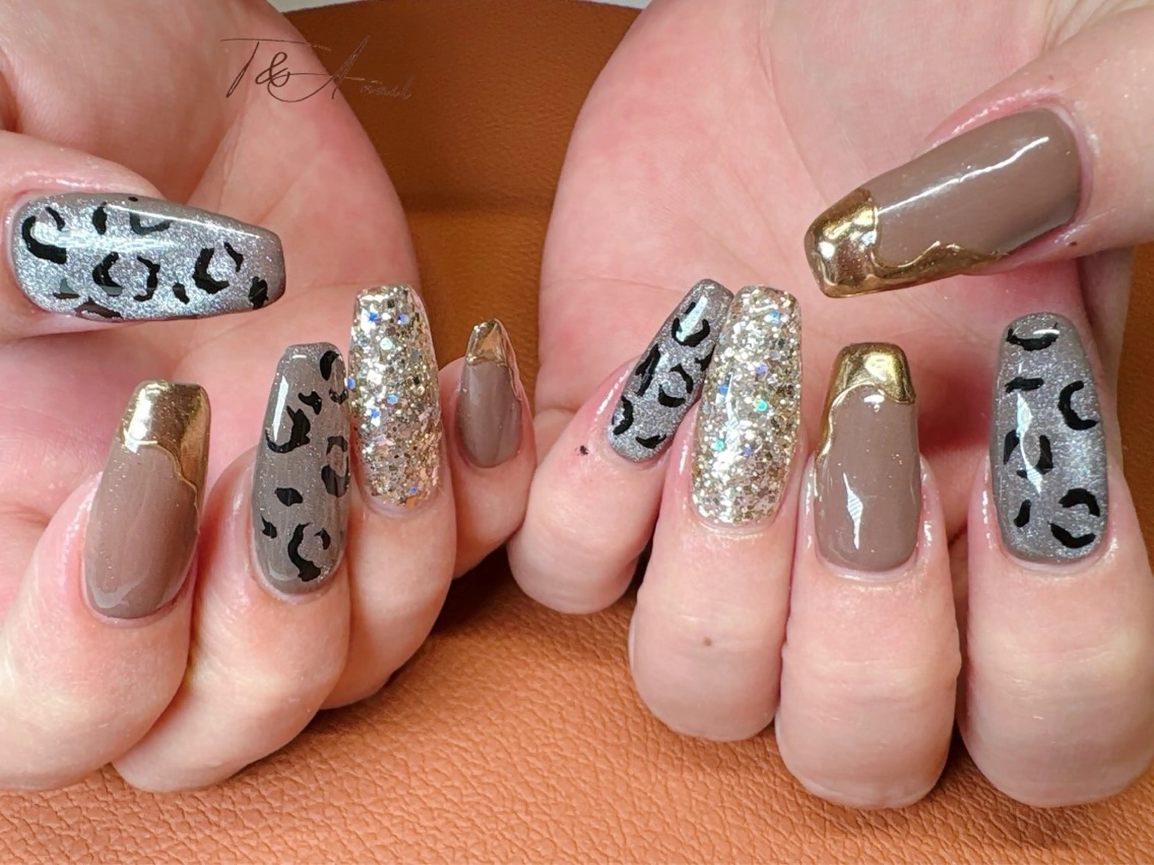 ネイル 長さ出し ジェルネイル ラメ(グリッター) ロングネイル マグネットネイル ハンドネイル T&A nailのネイルデザイン