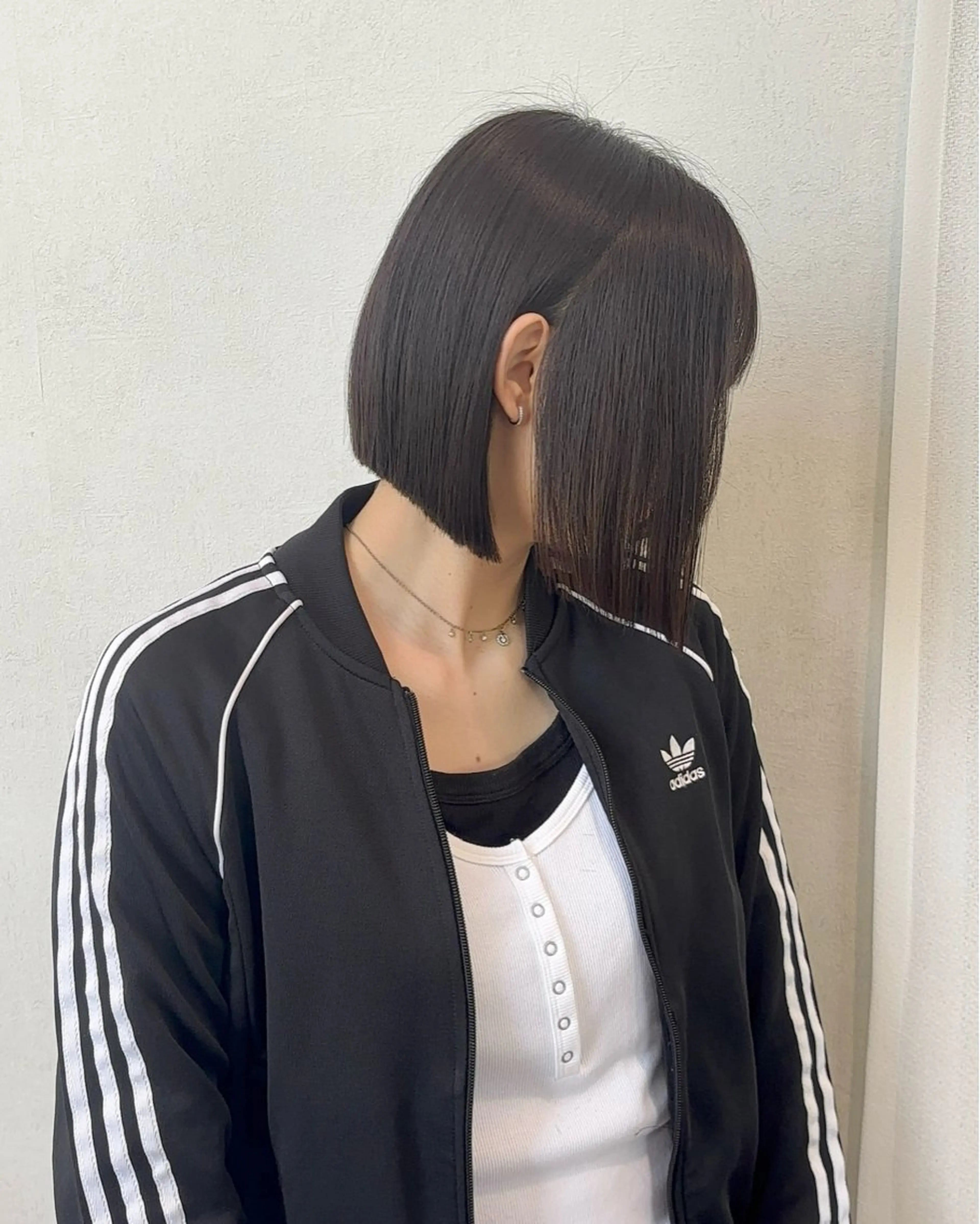 ミディアム 切りっぱなしボブ ボブ 滋賀でレイヤーなら ｜吉村　友輝のヘアスタイル