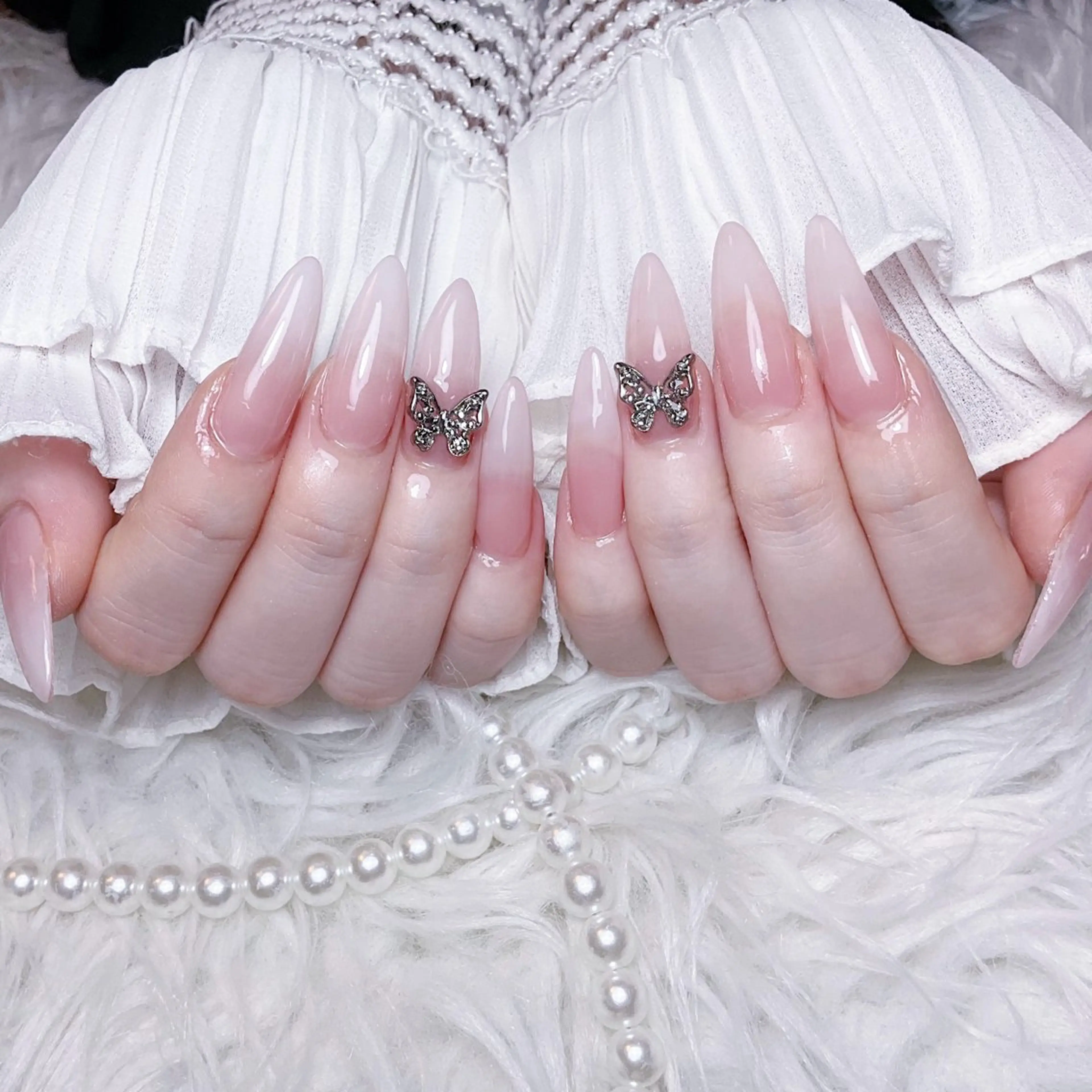ネイル ハンドネイル 🍭Yun nail hyejin🌸のネイルデザイン