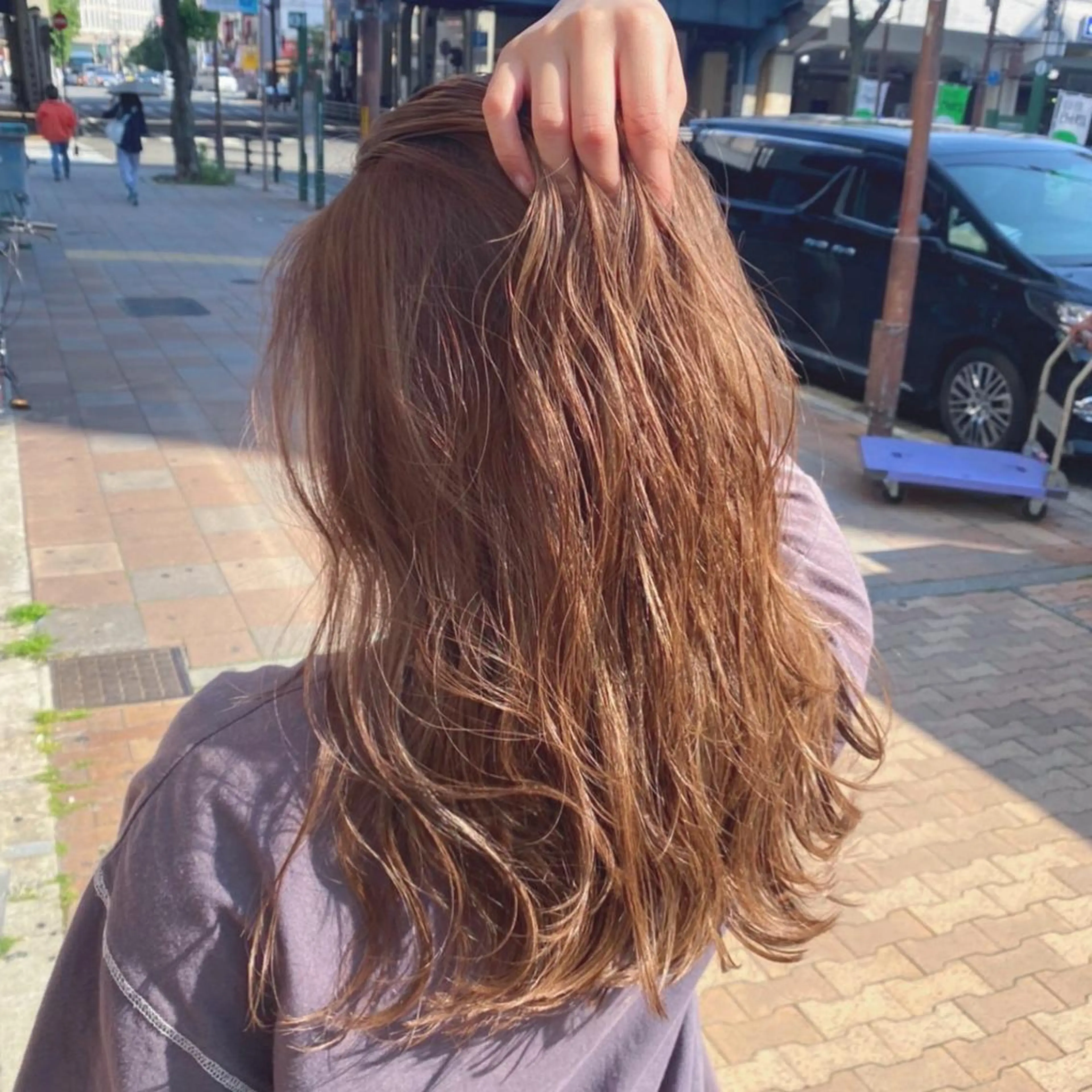 ロング 透明感カラー NAN AMI グレージュのヘアスタイル