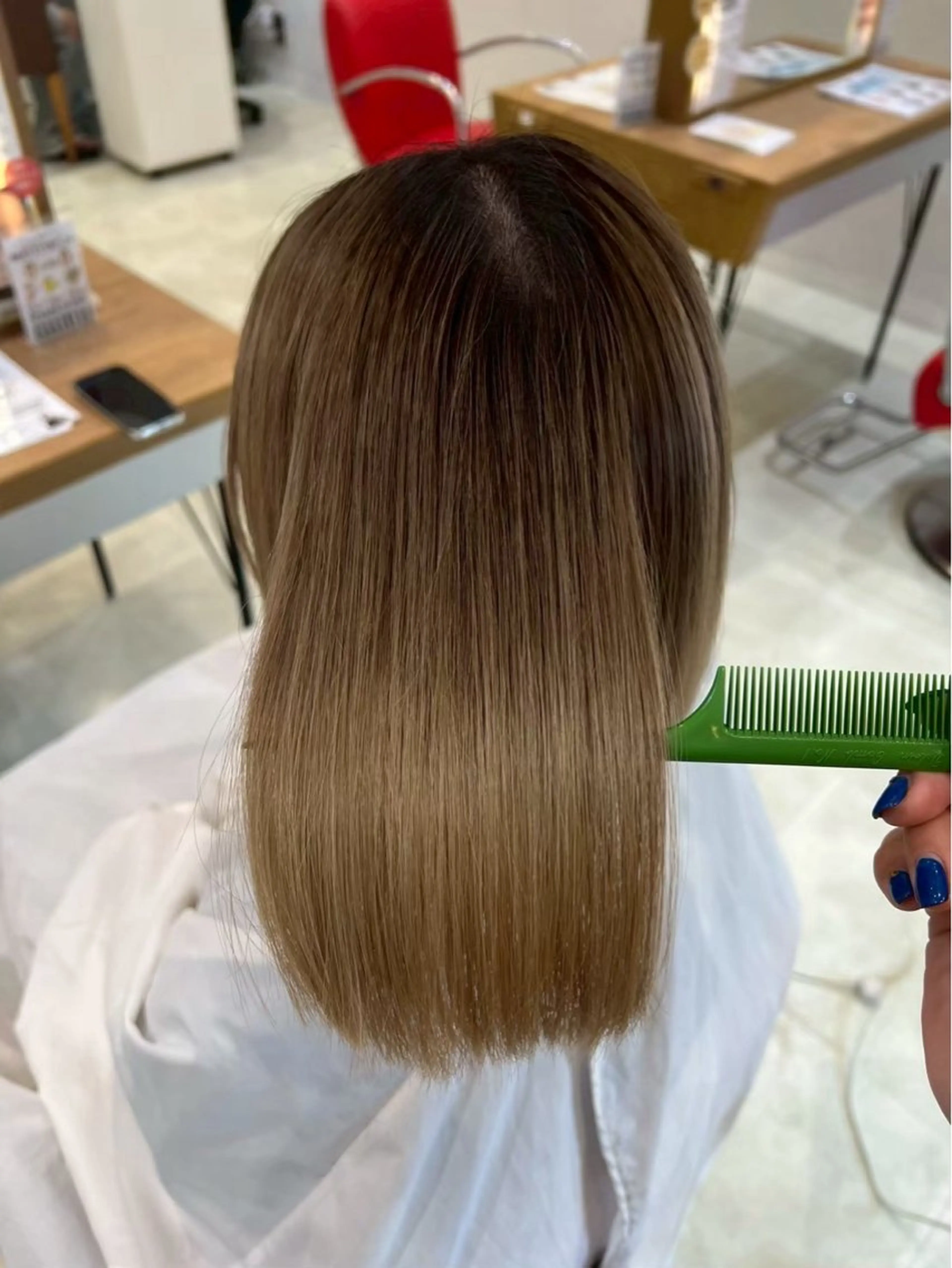 ミディアム トリートメント 金井 惺彩奈のヘアスタイル