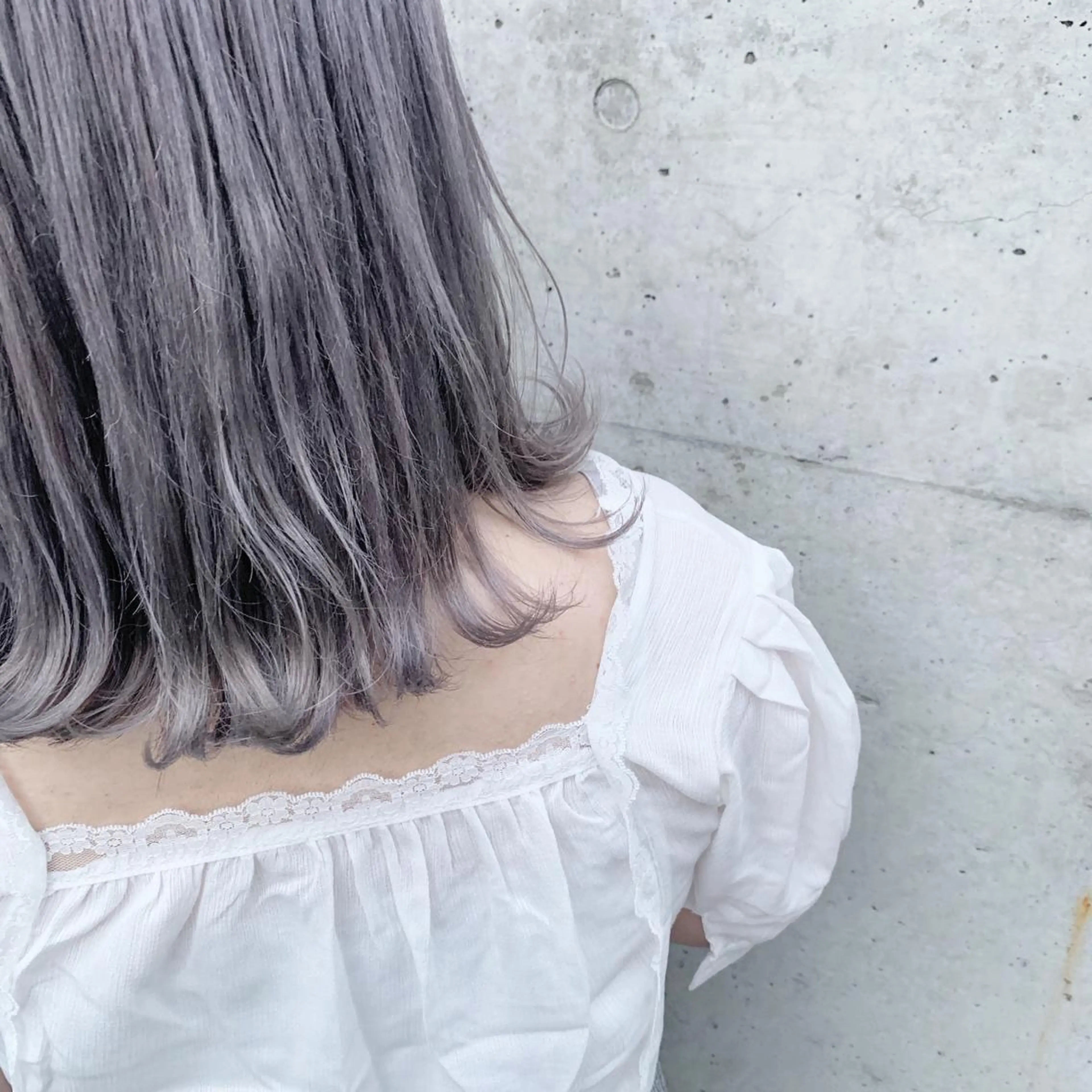 ショート カラー ヘアアレンジ グレージュ パープルカラー パープルグレージュ 垢抜け案内人 鈴木聖矢✂️のヘアスタイル