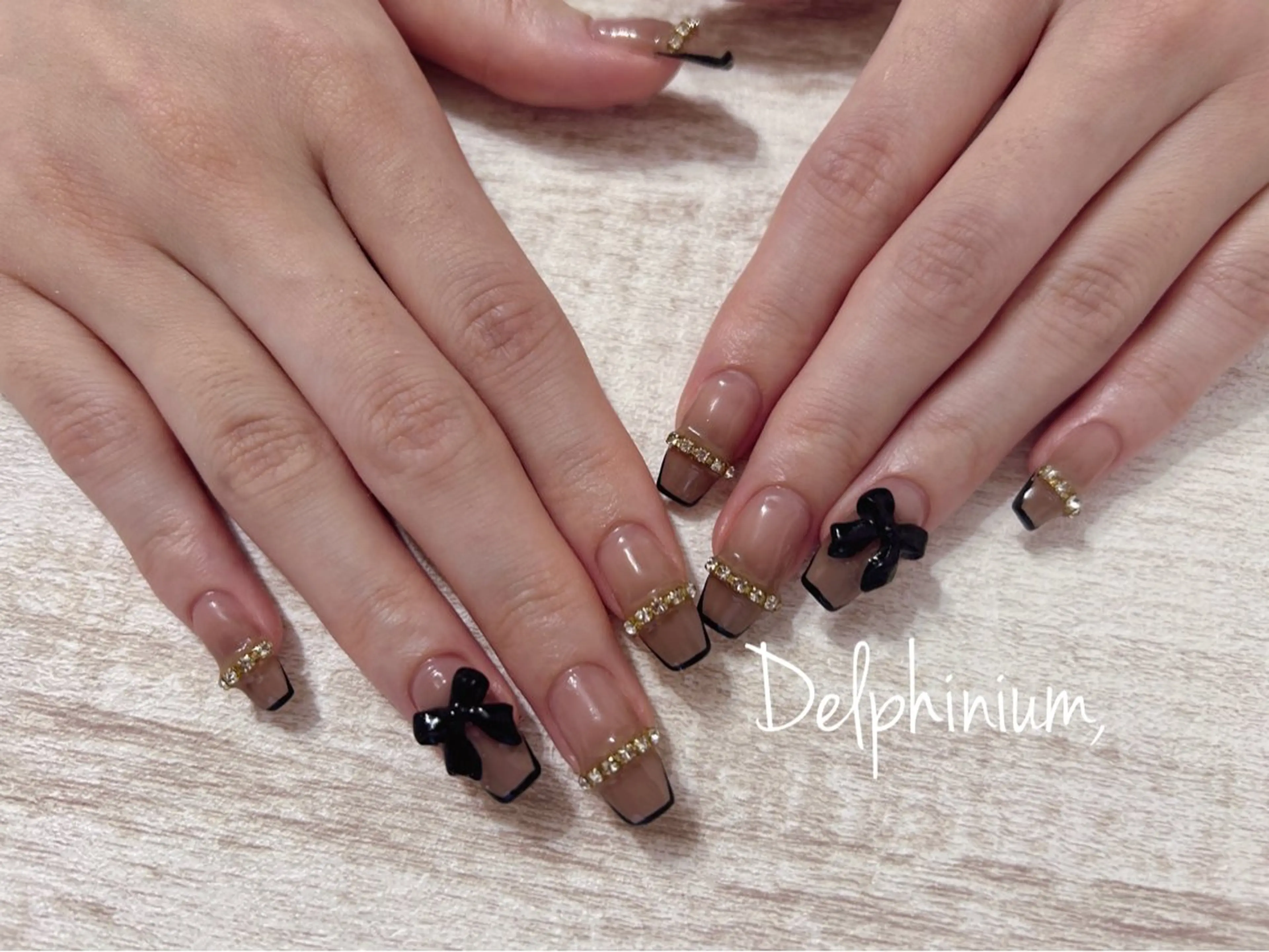 ネイル グラデーション キラキラネイル リボン ハンドネイル 岡本 友恵のネイルデザイン