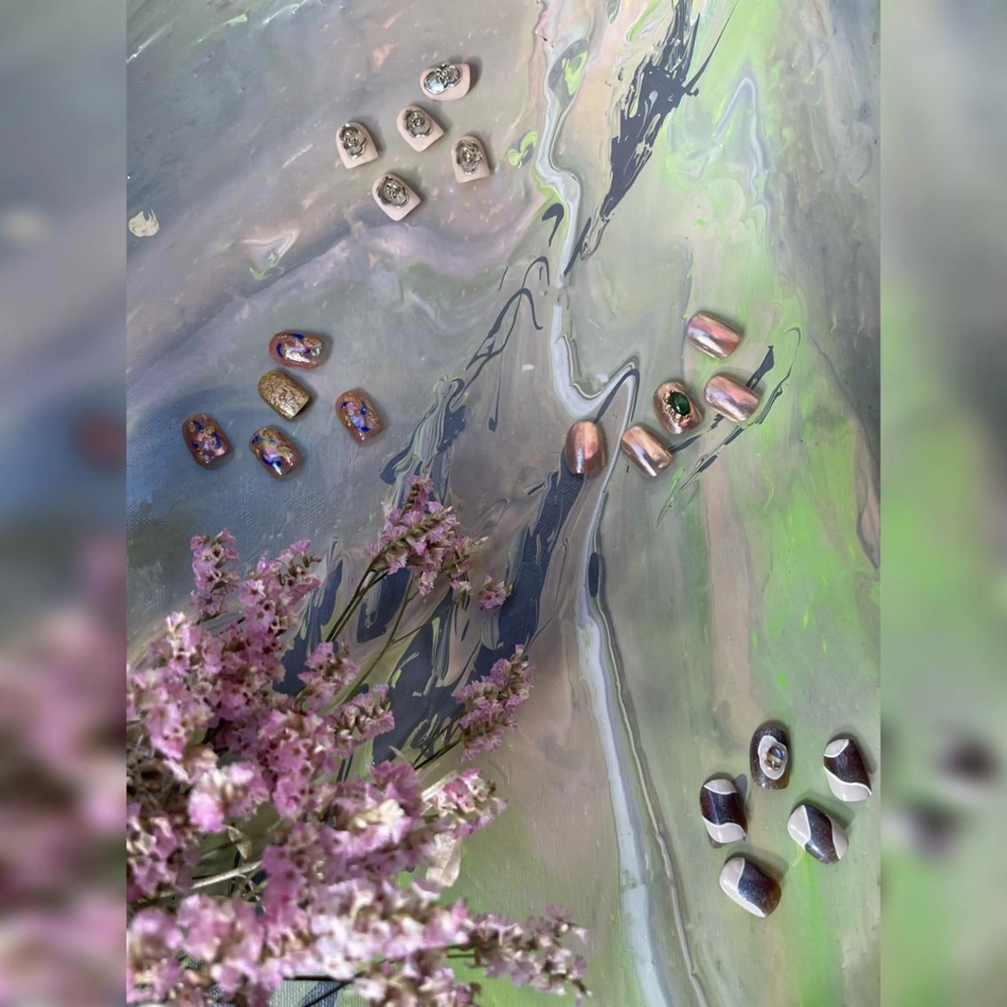 ネイル オーロラネイル 氷ネイル・うるうるネイル 韓国ネイル マグネットネイル ミラーネイル VOLLMOND nailのネイルデザイン