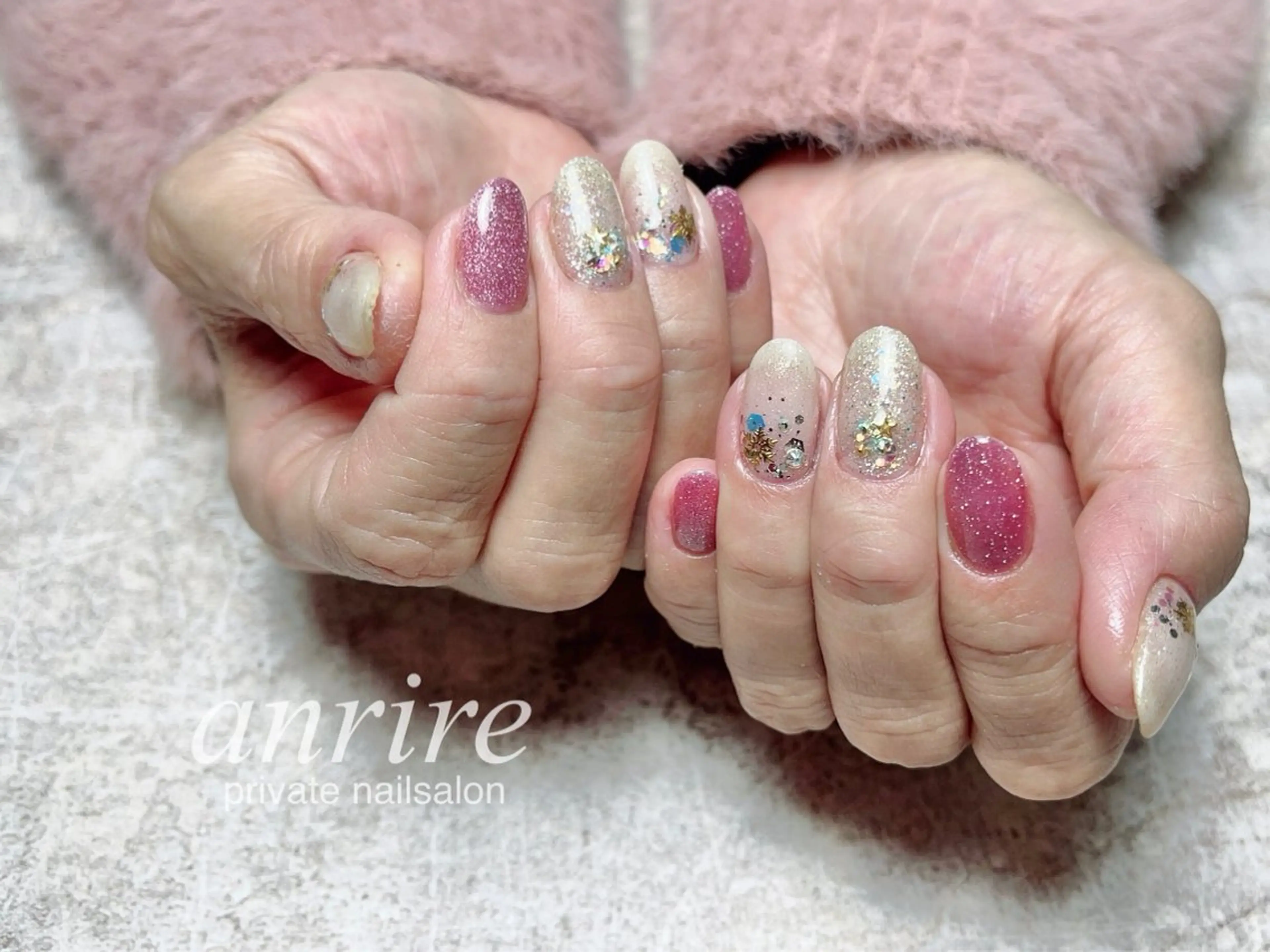 ネイル キラキラネイル ラメ(グリッター) マグネットネイル ピンク ホワイト ハンドネイル nailsalon anrireのネイルデザイン