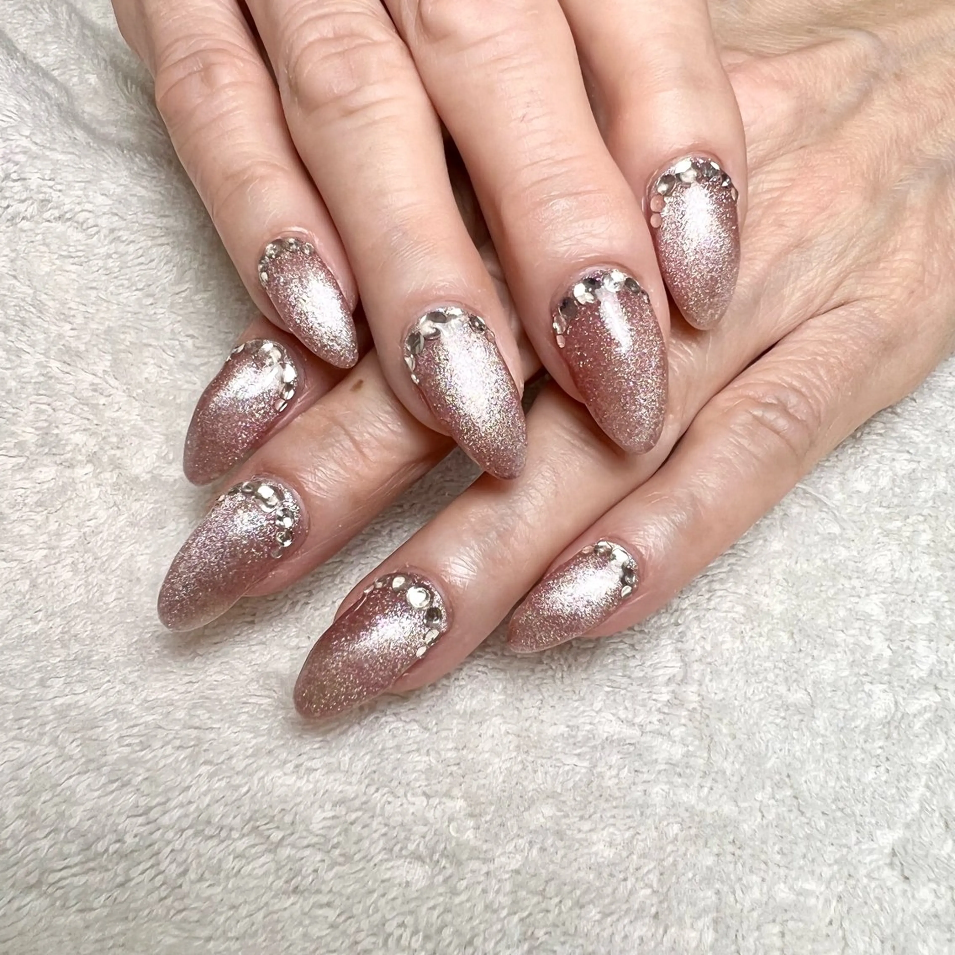 ネイル キラキラネイル マグネットネイル ハンドネイル COCO+所属・COCO +のエステ・リラクイメージ