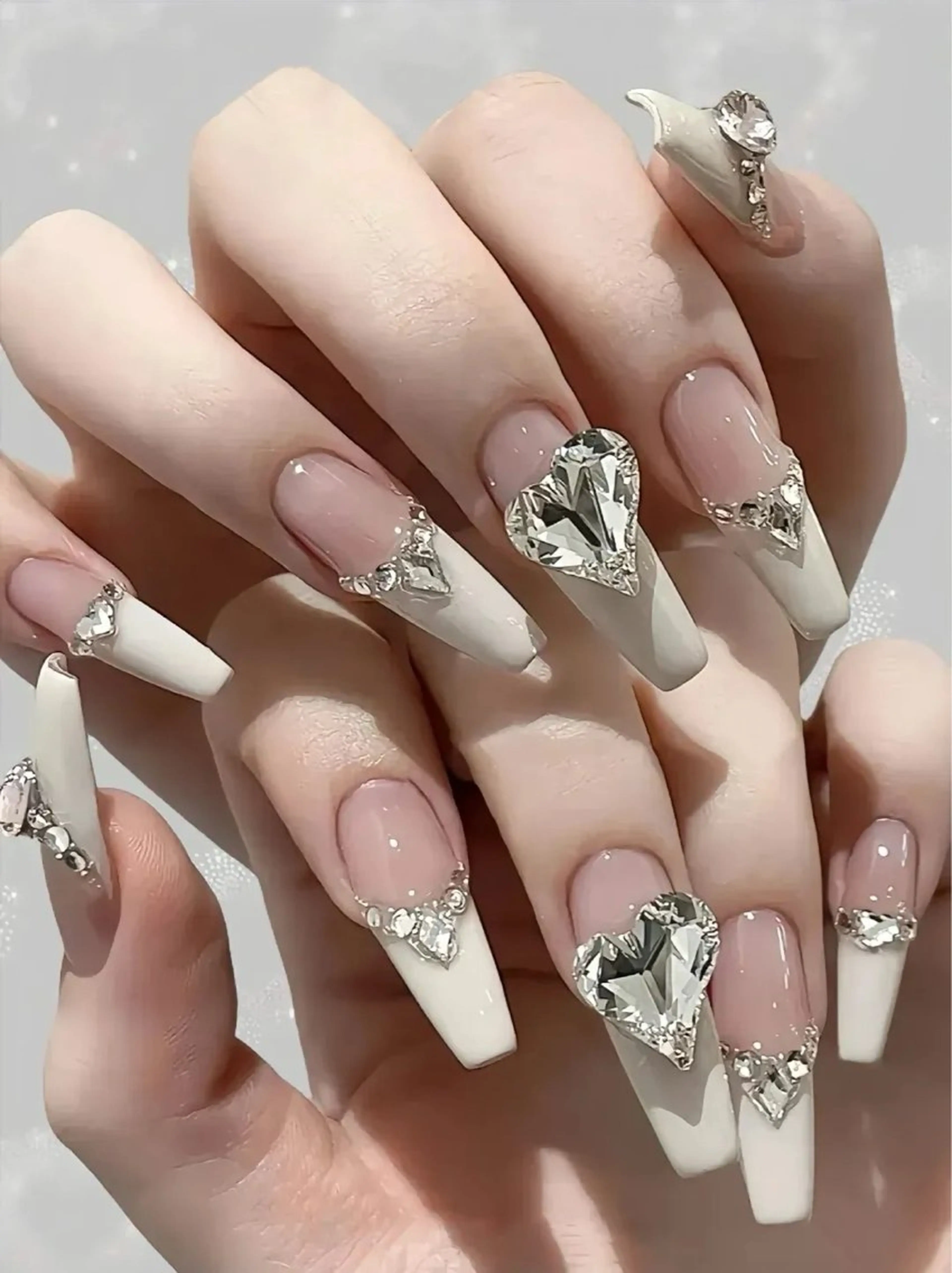 ネイル ハンドネイル 🌈 Laule'aのネイルデザイン