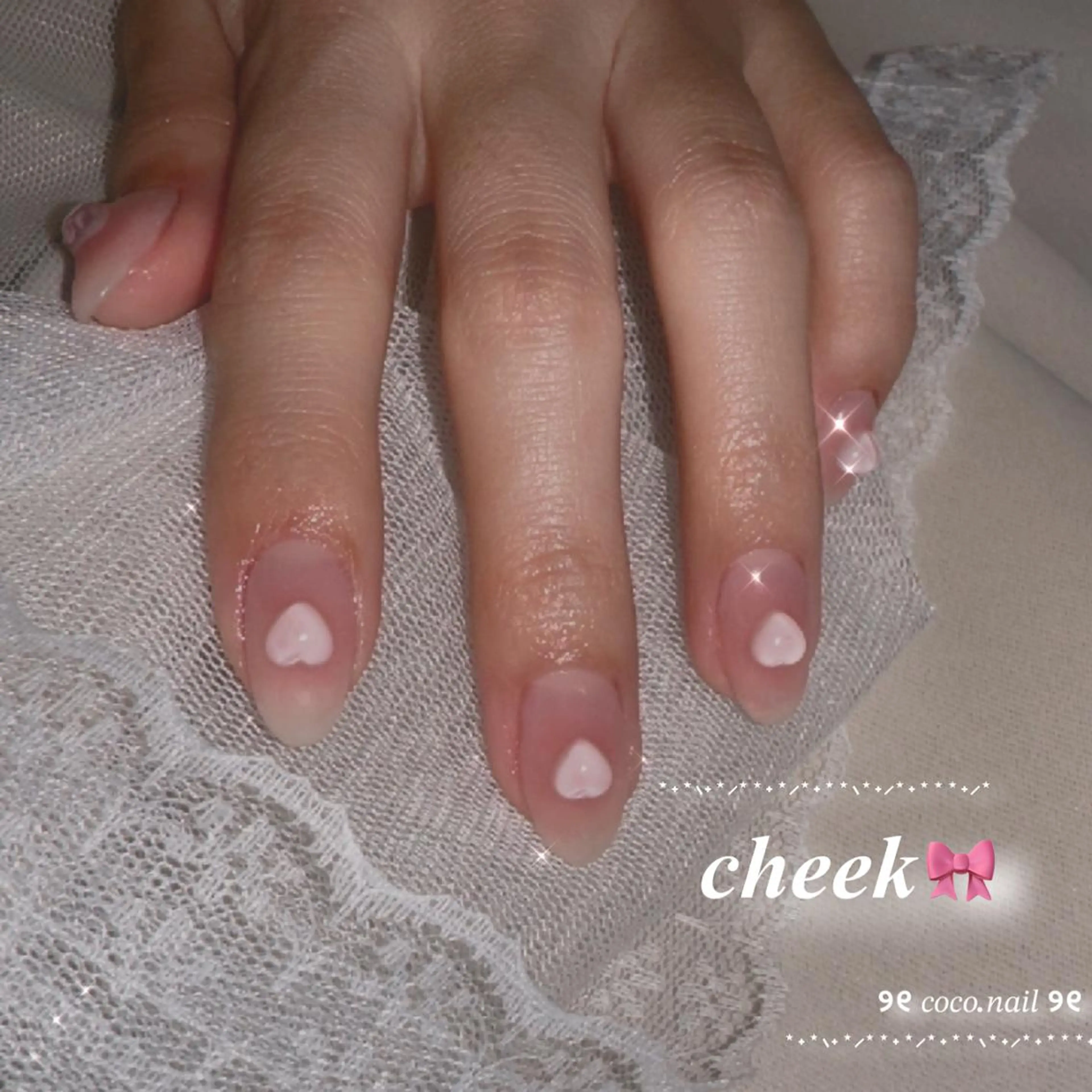 ネイル ハンドネイル フットネイル lili.nail y2k/長さ出しのネイルデザイン