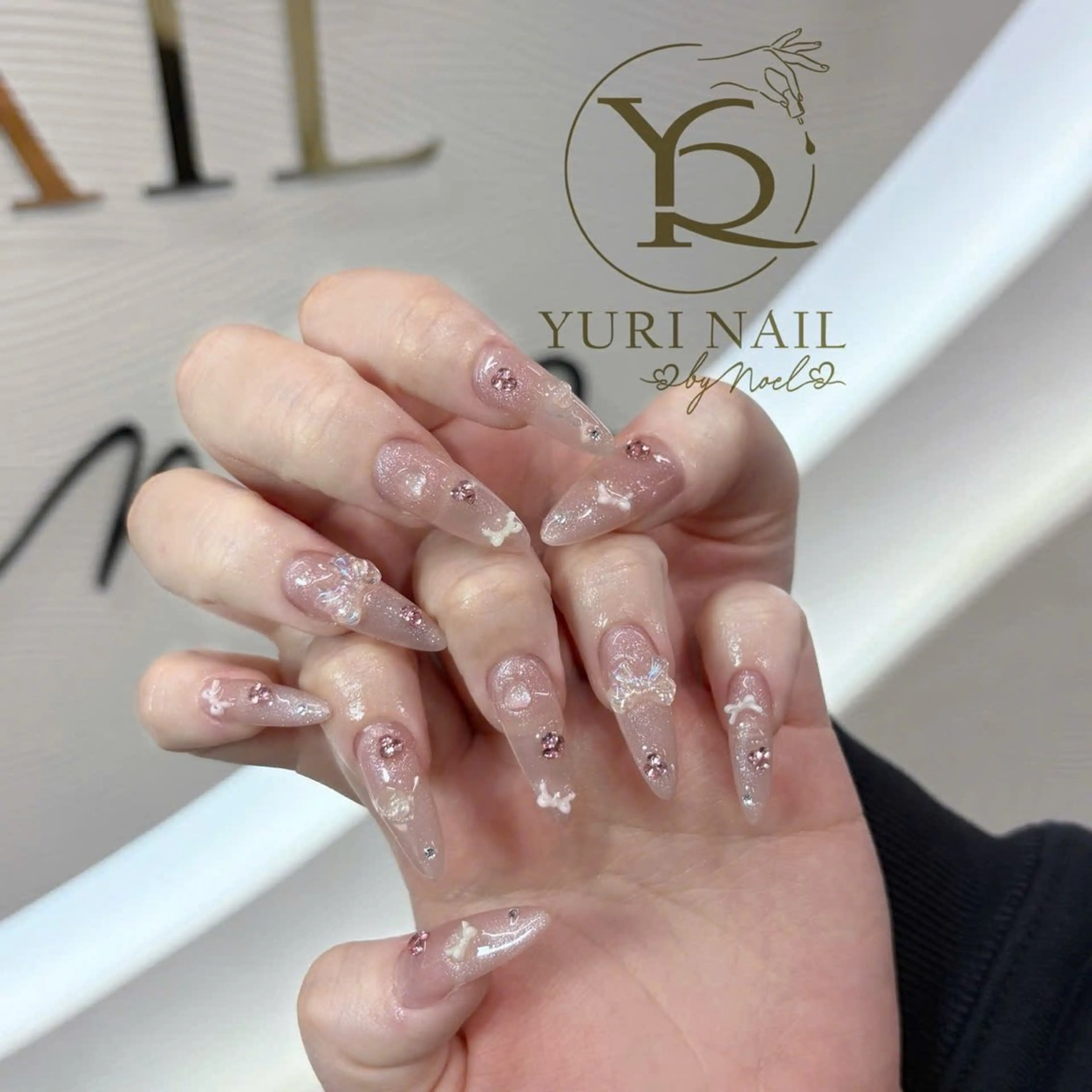 ネイル チークネイル フットネイル フレンチネイル グラデーション キラキラネイル ハンドネイル フットネイル ハンドケア YURI Nail NARITAのネイルデザイン