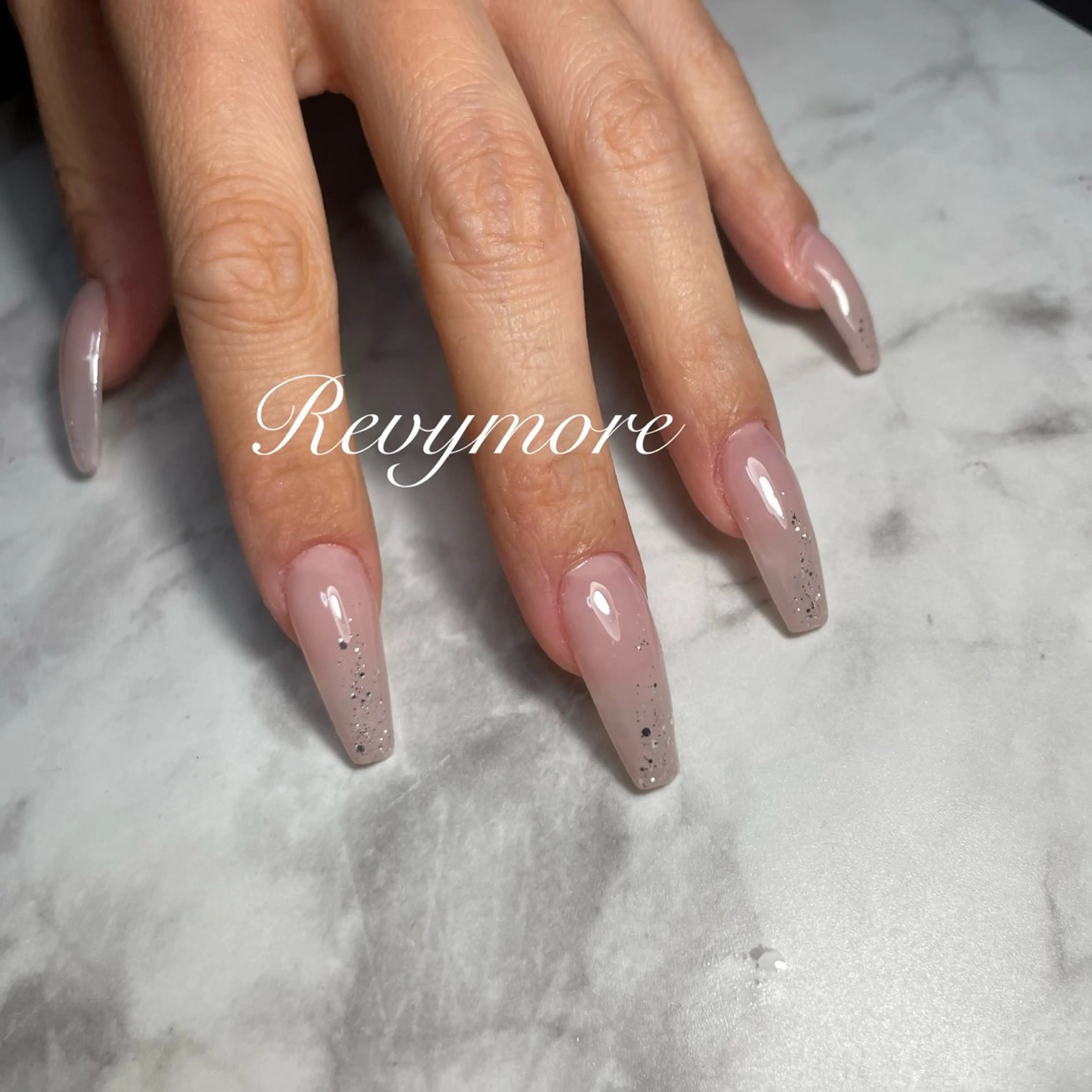 ネイル アートネイル ジェルネイル 韓国ネイル ニュアンスネイル オフィスネイル nail salon Revymoreのネイルデザイン