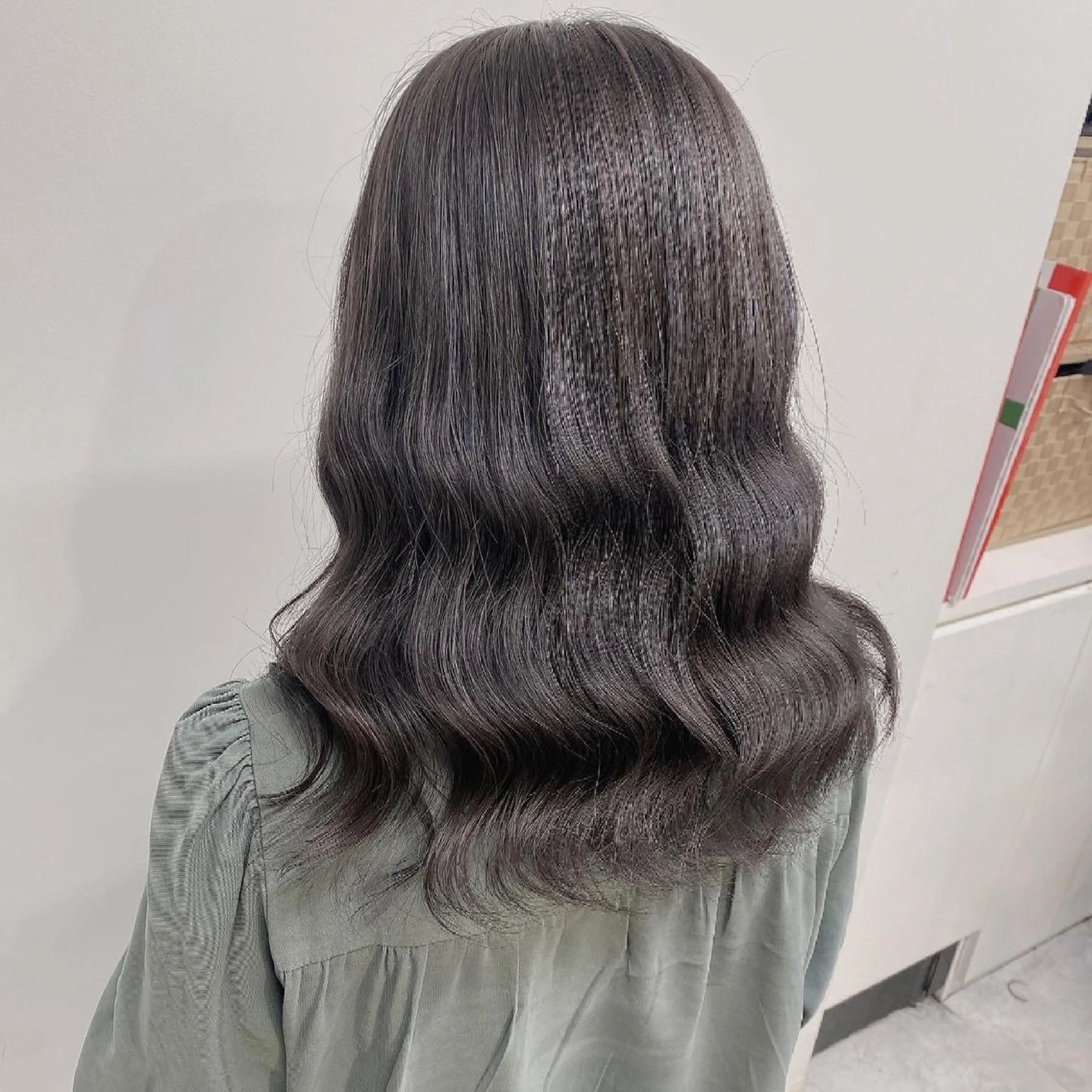 セミロング カラー ヘアアレンジ ダブルカラー インナーカラー 髪質改善 トリートメント 酸熱トリートメント 韓国ヘア指名率 No. 1小堀京介のヘアスタイル