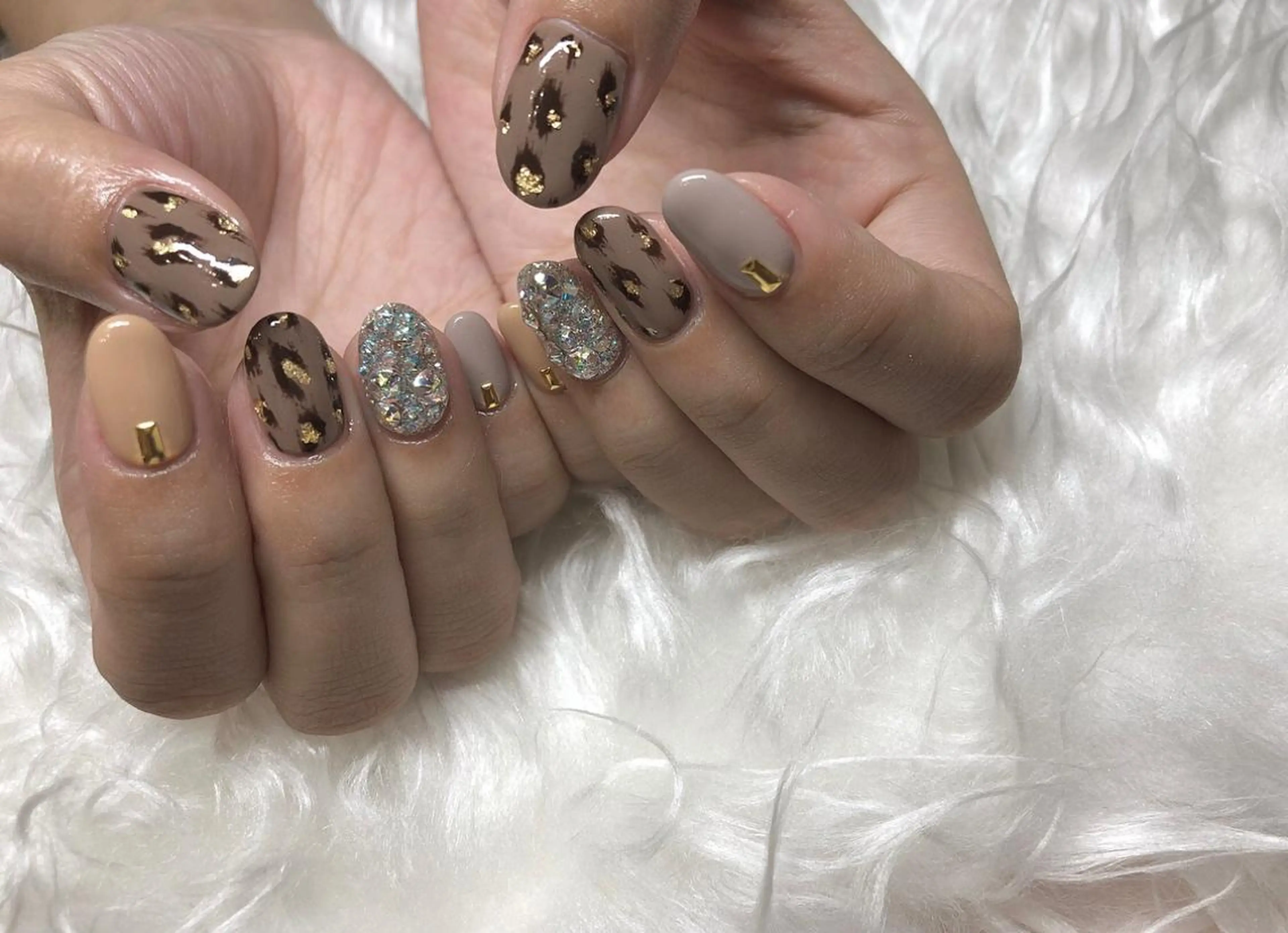 ネイル 持ち込み ストーンネイル ハンドネイル パラあり！フィルイン 美フォルムのネイルデザイン