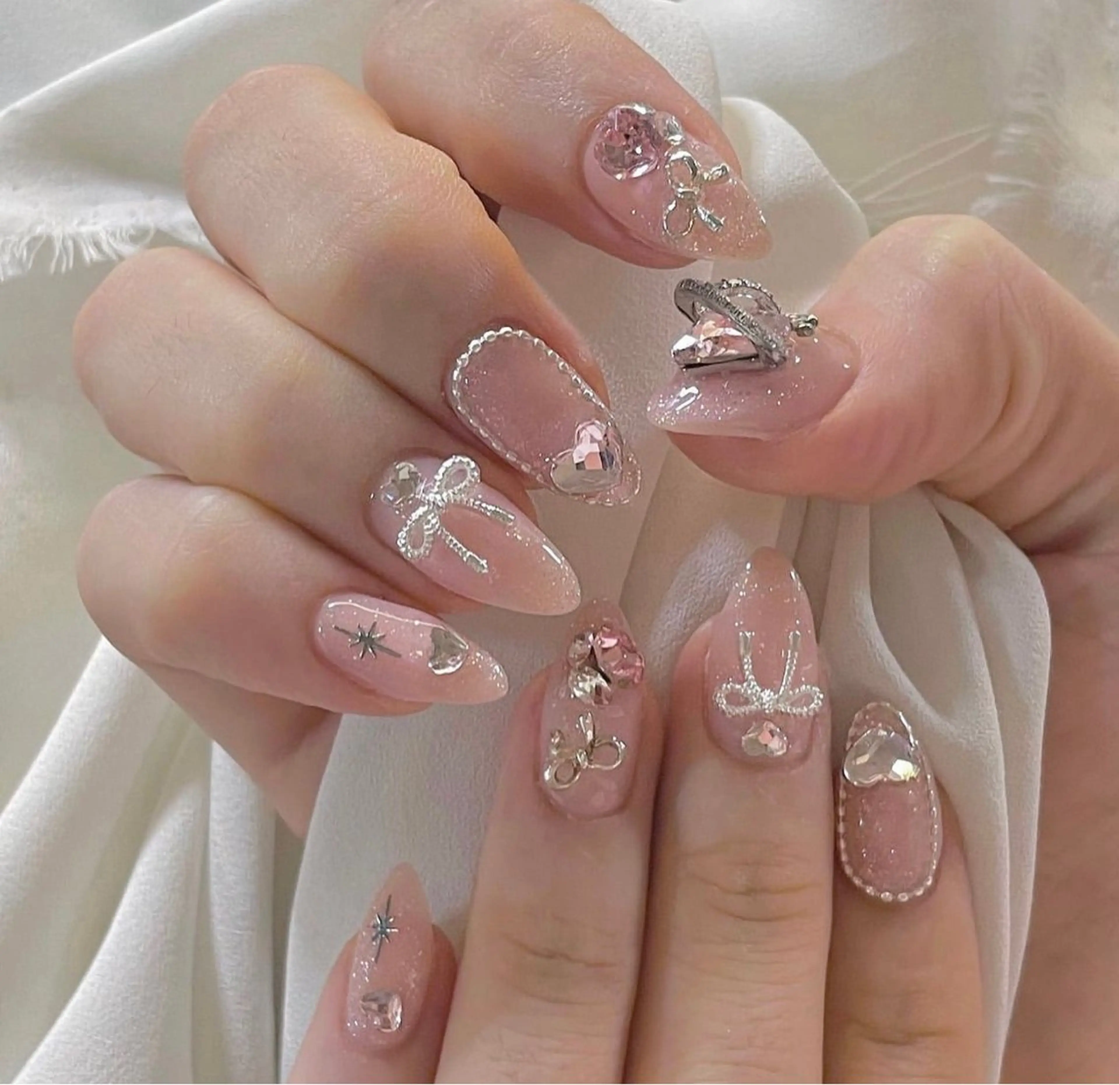 ミディアム nina beautyのネイルデザイン