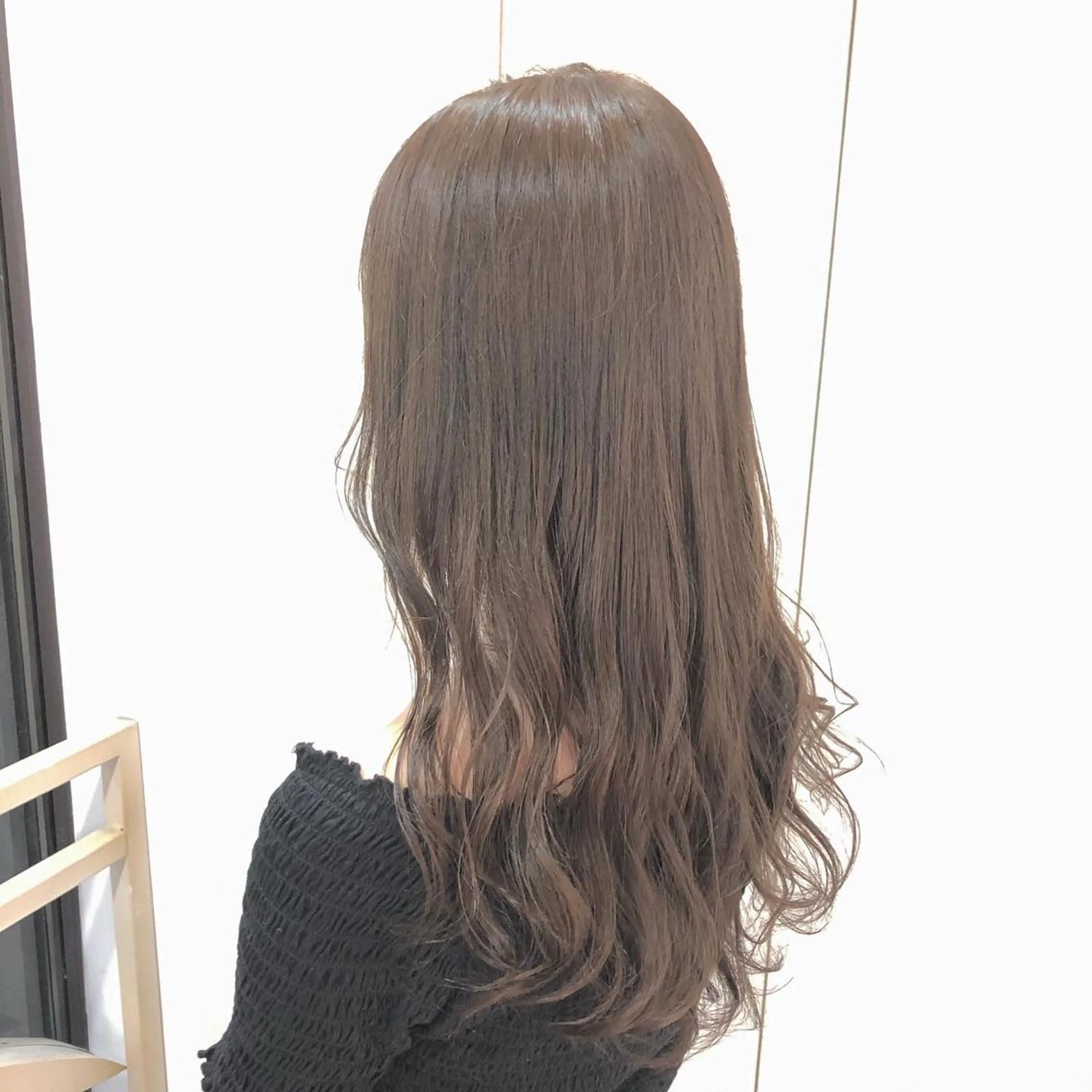 ロング カラー TRENCH　相澤 果歩のヘアスタイル