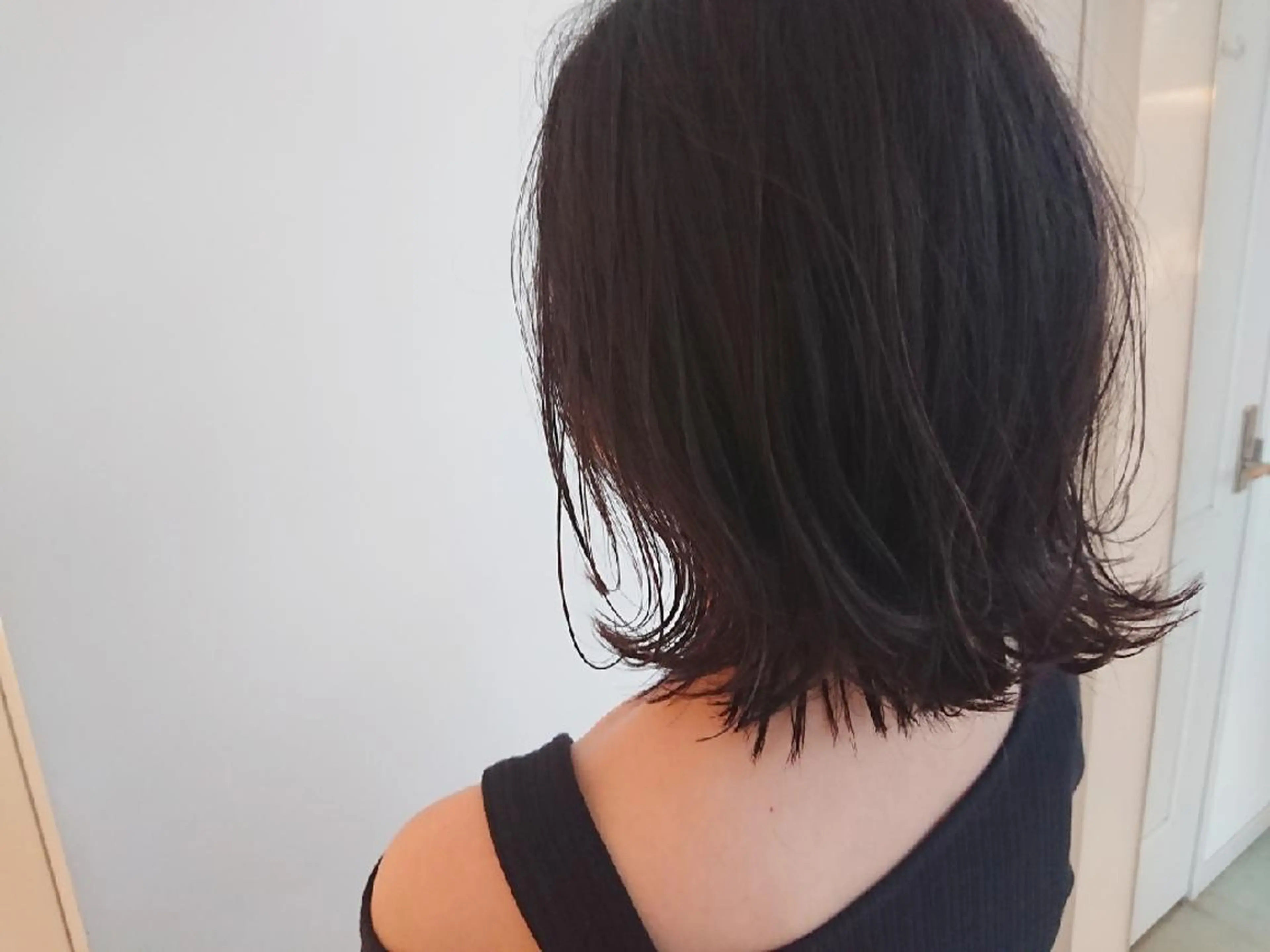 ミディアム 切りっぱなしボブ ボブ カット ヘアカラー 鈴木 翠のヘアスタイル