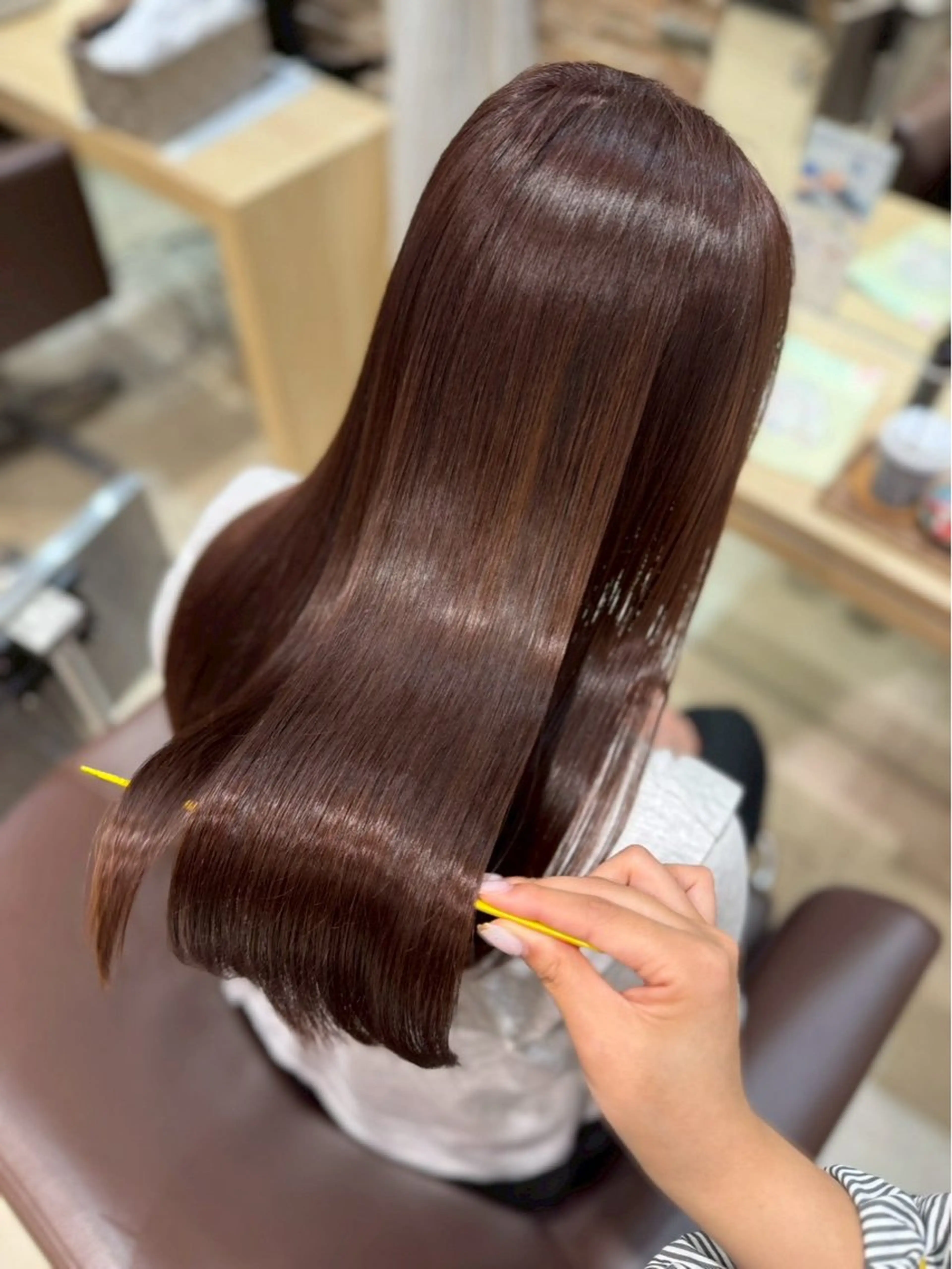 ロング 秋野 睦実のヘアスタイル