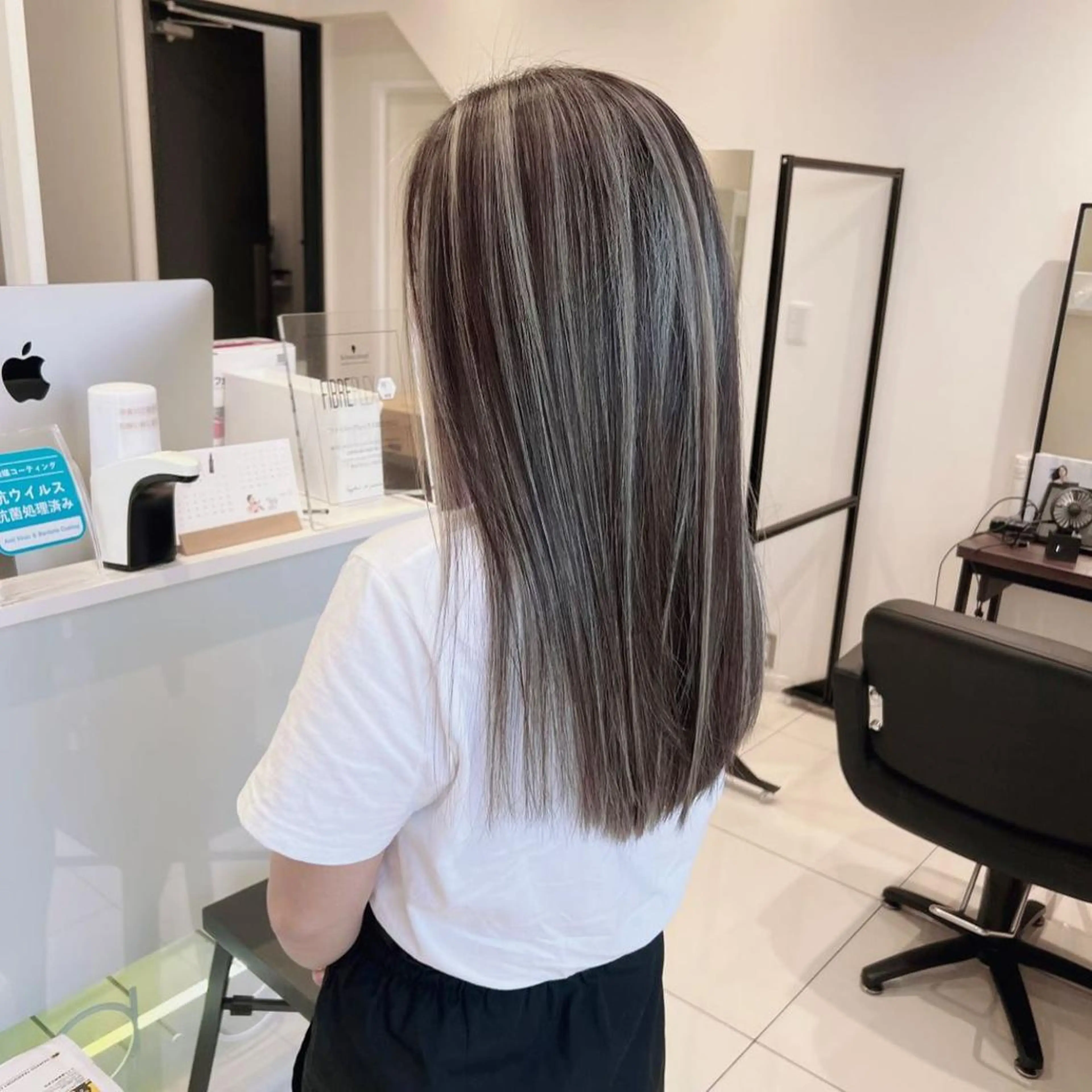 ロング カラー ハイライトカラー ハイライト 髪質改善 ヘアカラー 福西 洋斗のヘアスタイル