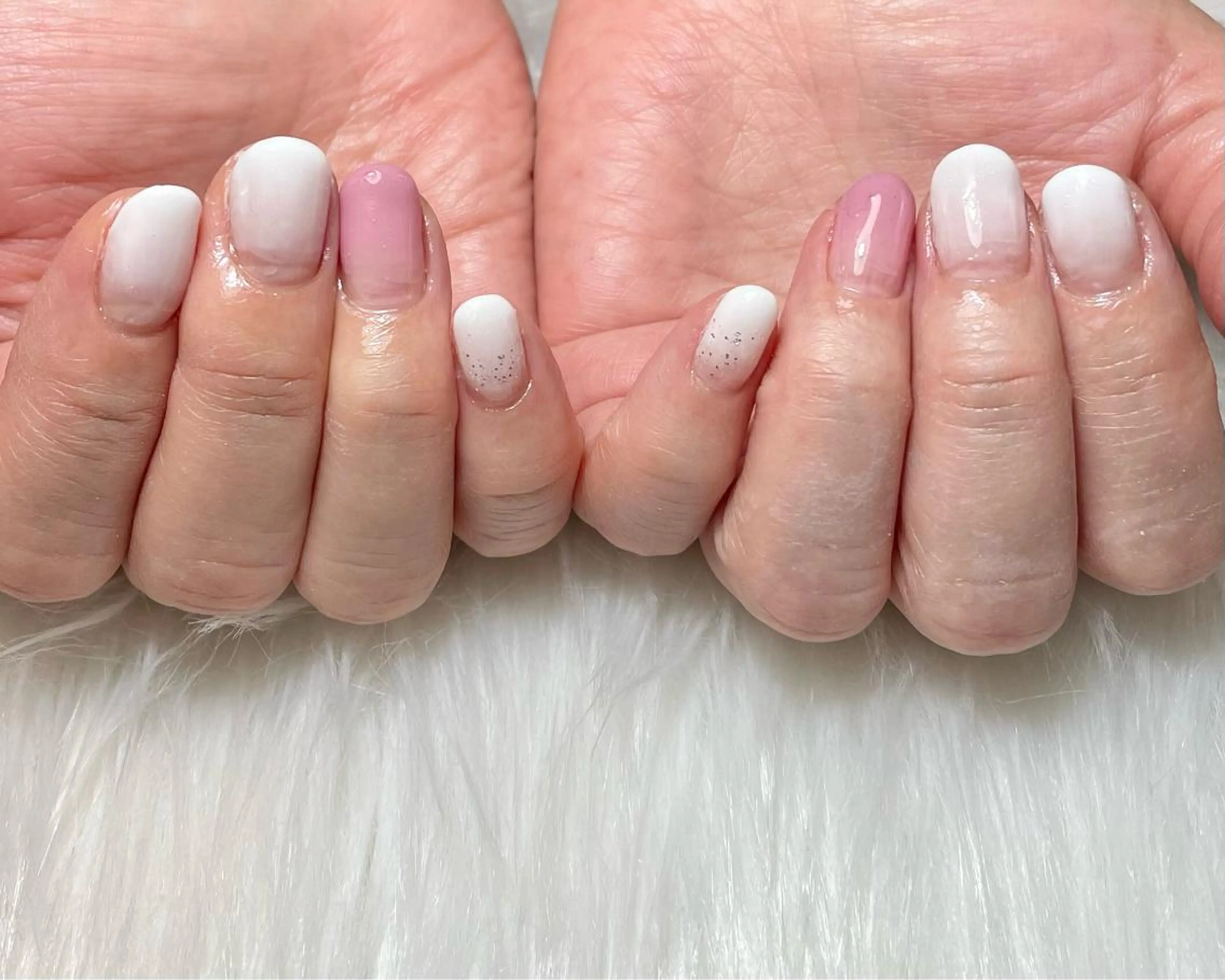 ネイル グラデーション 大袋駅東口徒歩2分 alivioのネイルデザイン