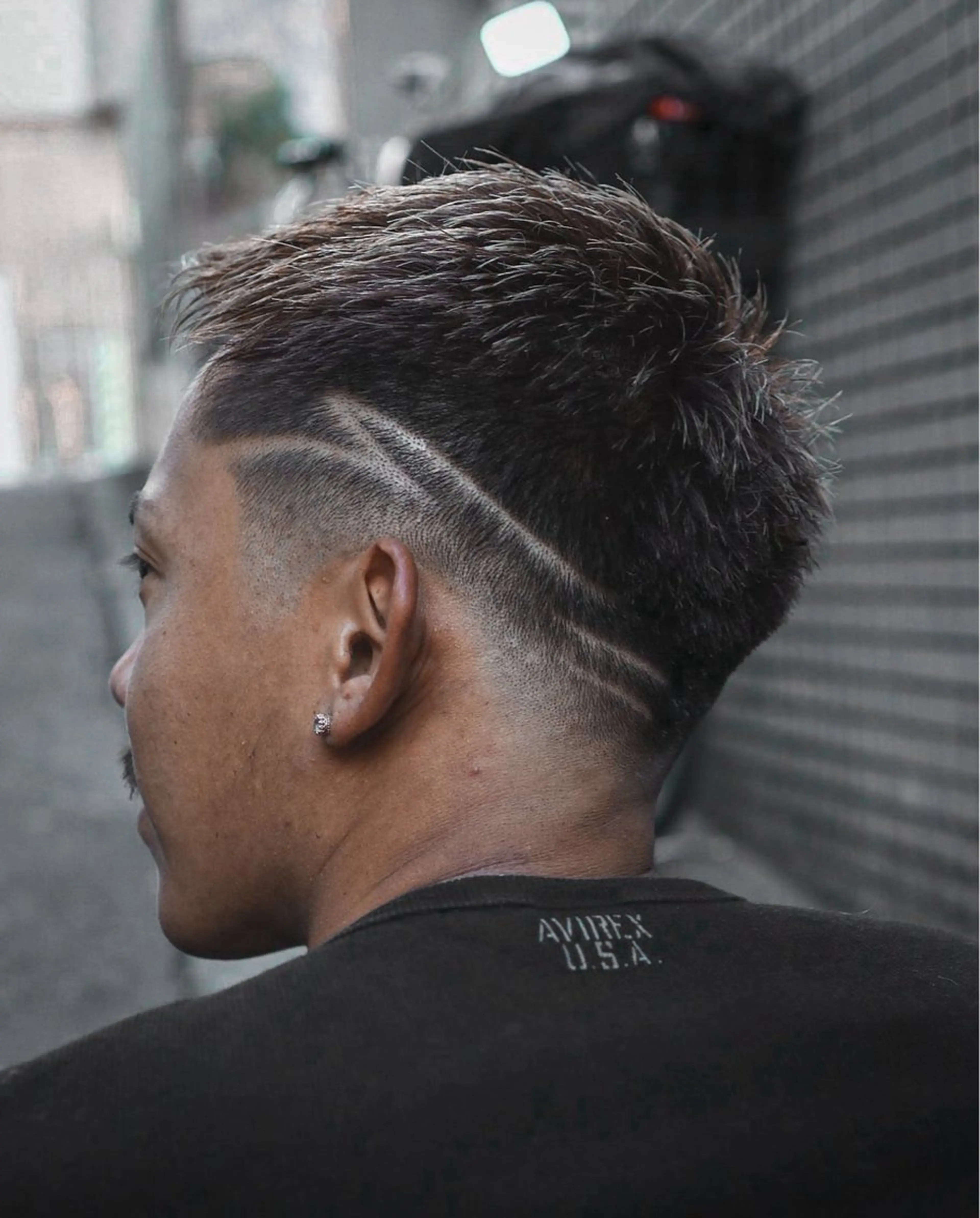 ショート カラー パーマ メンズ メンズブリーチ フェードカット カルマパーマ メンズメッシュ モヒカン 💈men's💈 satoru中目黒のヘアスタイル