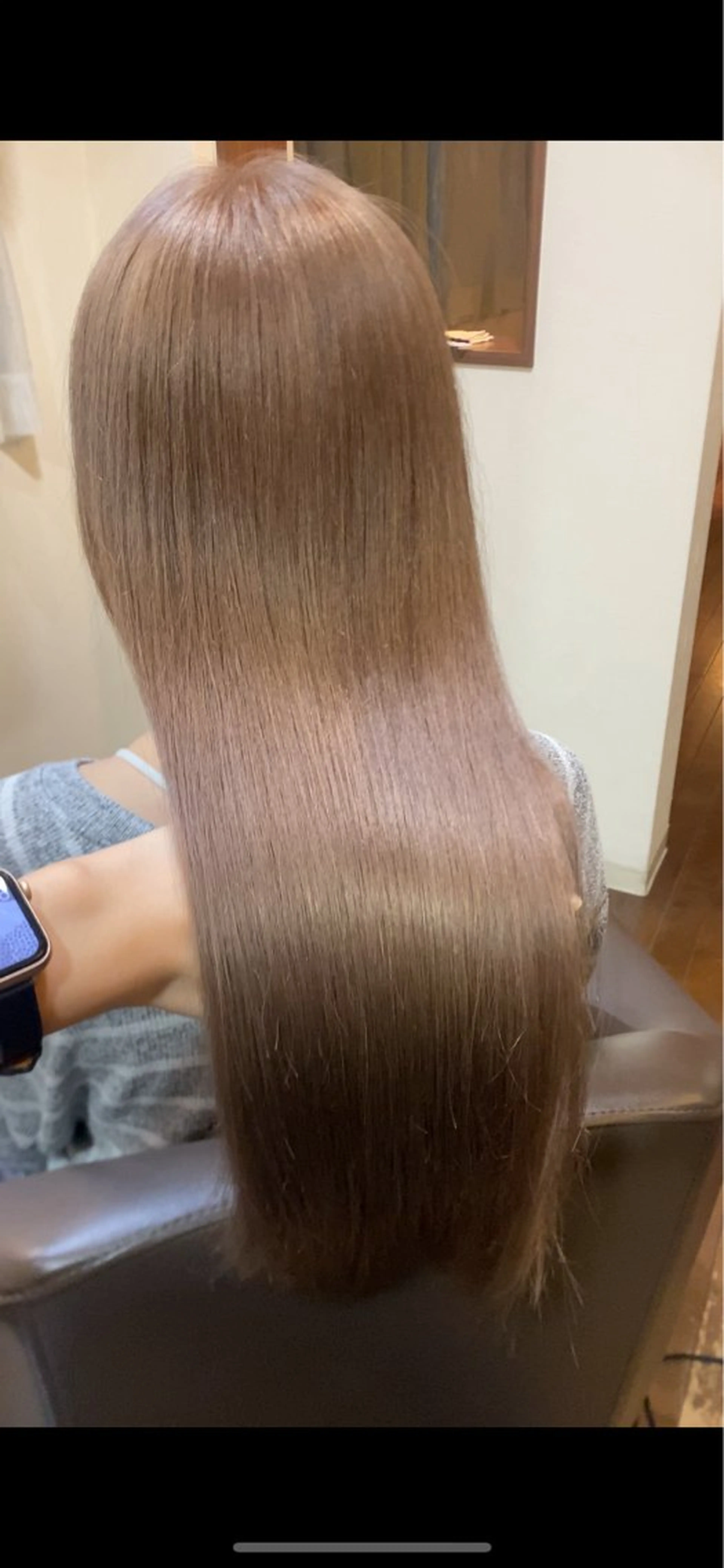 カラー 栗本 栞のヘアスタイル