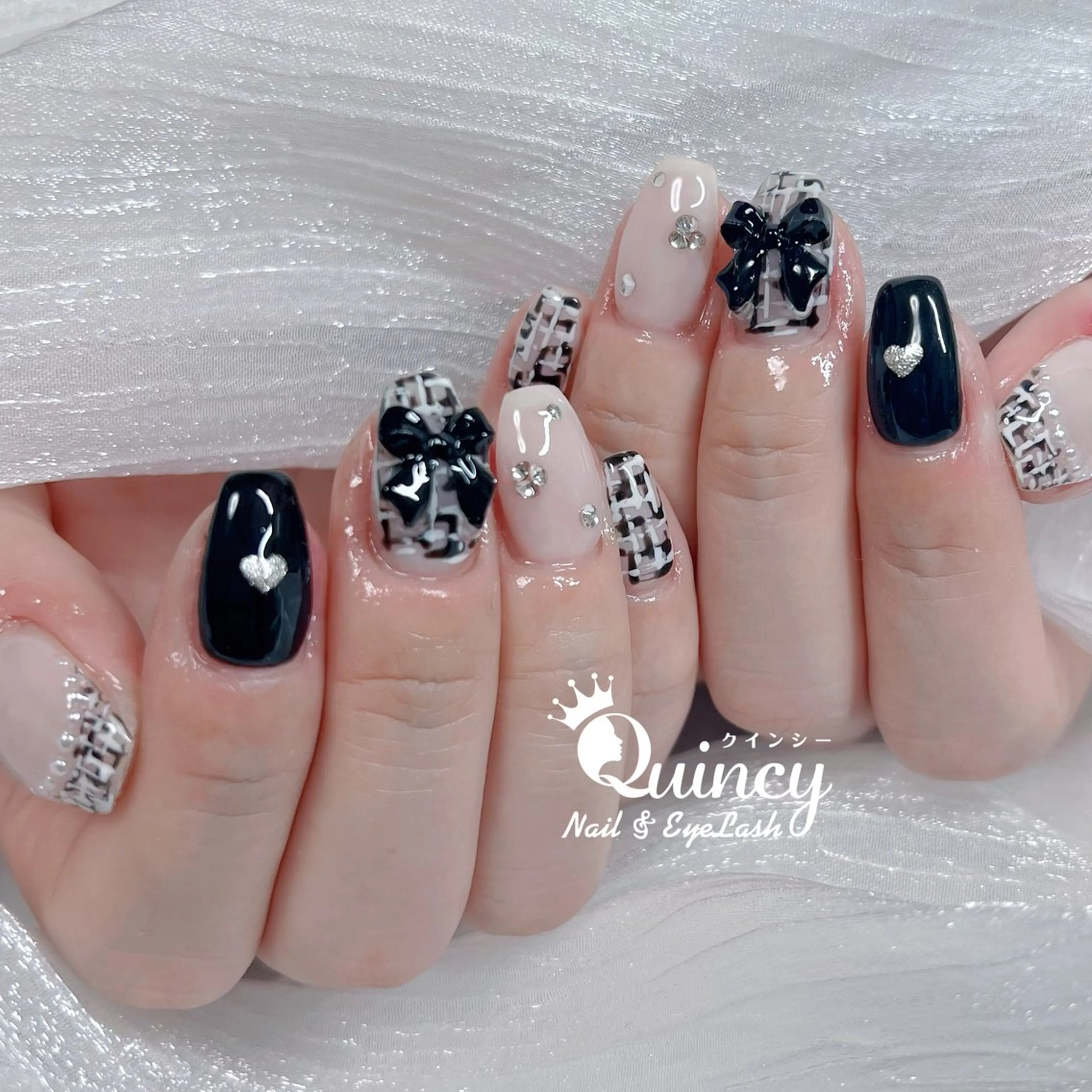 ミディアム ハンドネイル Quincy Nail&Eyelash所属・Quincy ネイル&アイラッシュのマツエク・マツパデザイン