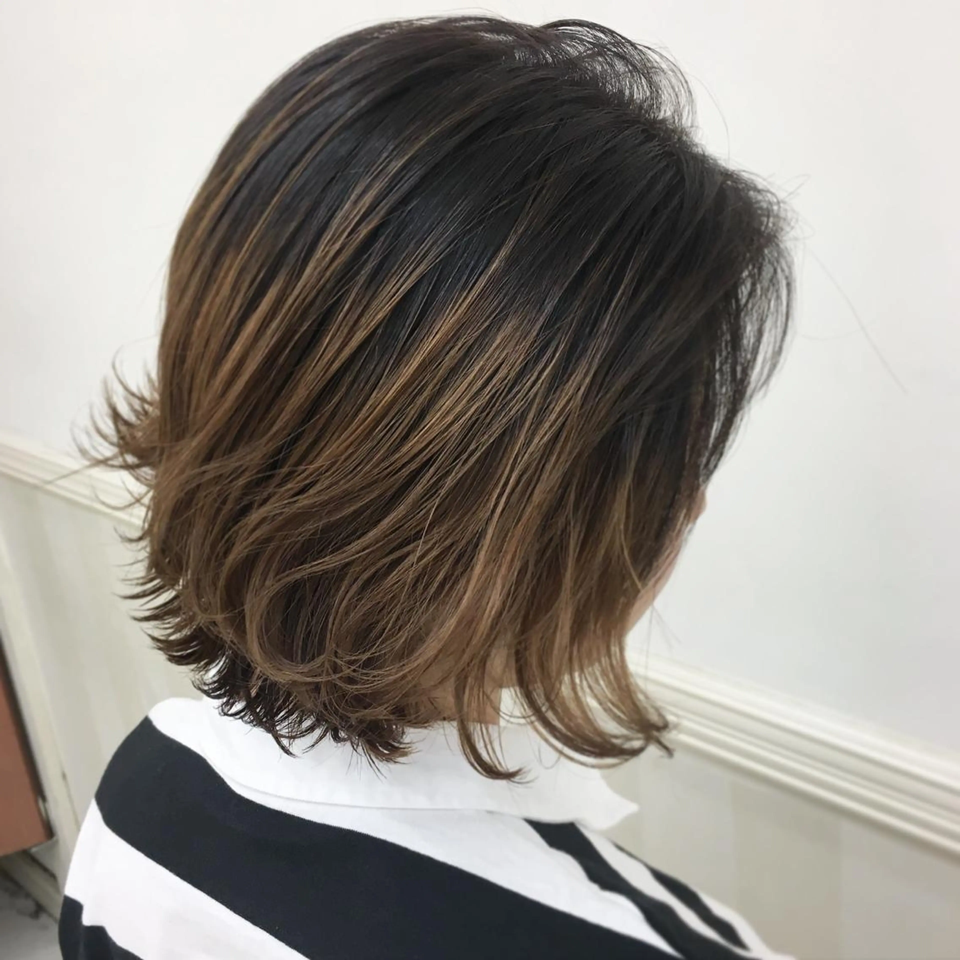 ショート カラー バレイヤージュ レイヤーカット カット ヘアカラー ブリーチ/バレイヤ ージュ川端裕司のヘアスタイル